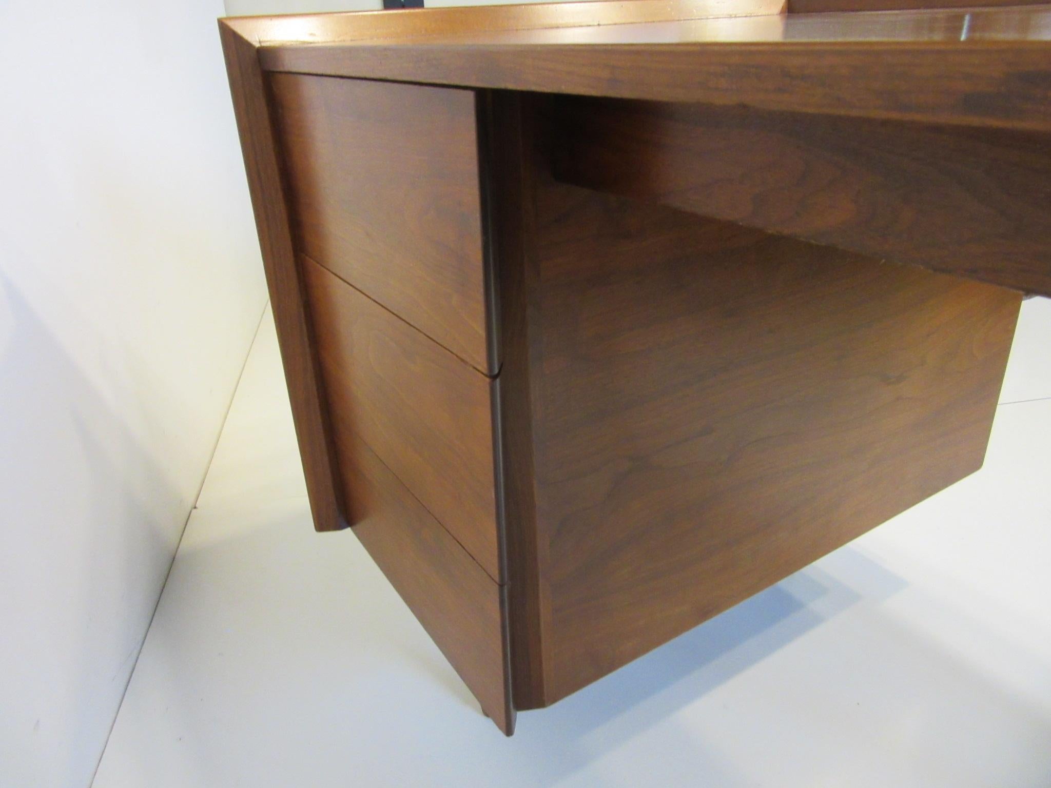 Very Early Jens Risom Walnut Mid Century Desk Model D-140 3