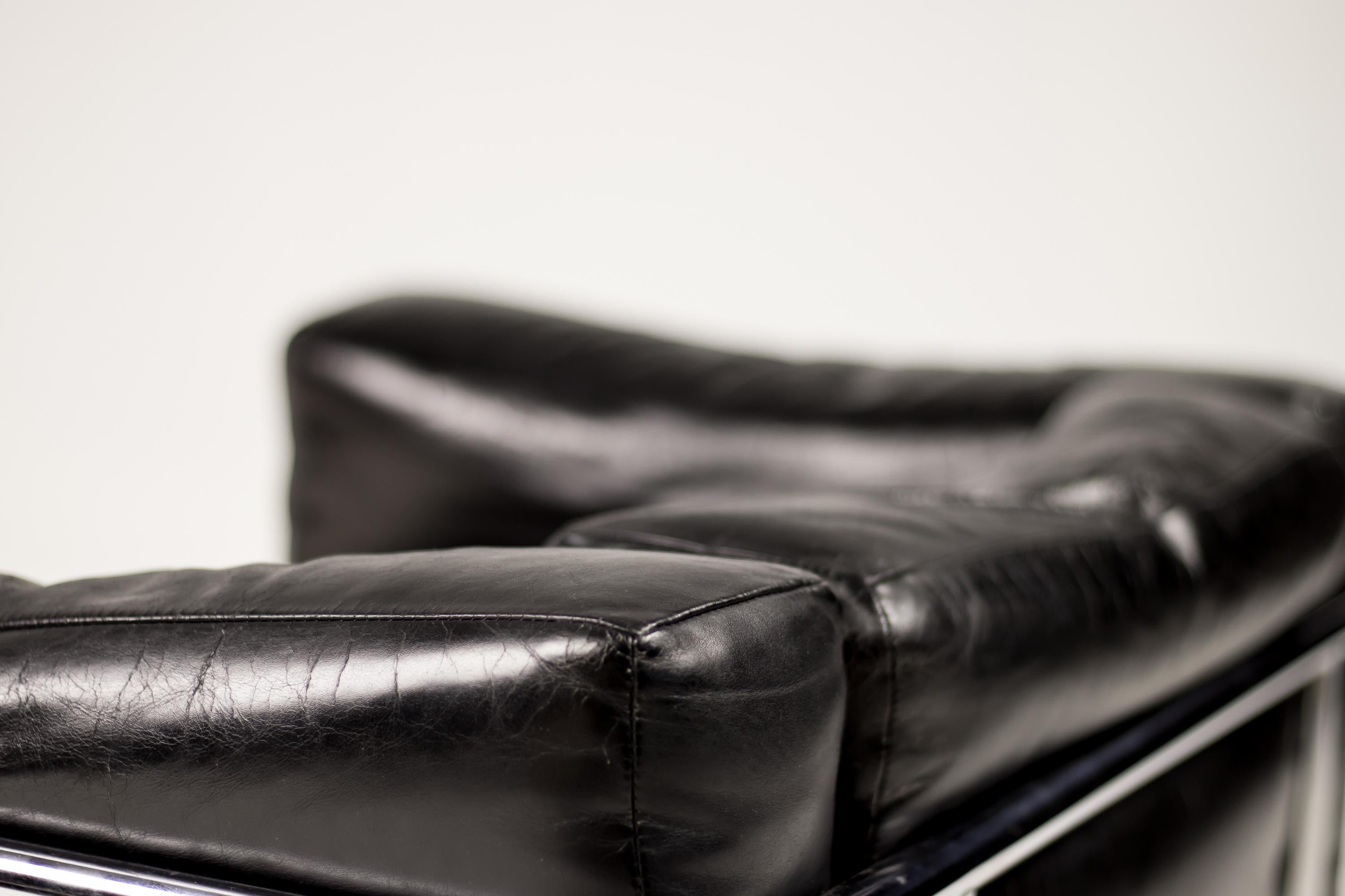 Very Early LC3 Chair by Le Corbusier 2