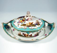 Zuppiera con coperchio di Meissen molto precoce, con cornucopia Putto su Presentoir, 1763-1773