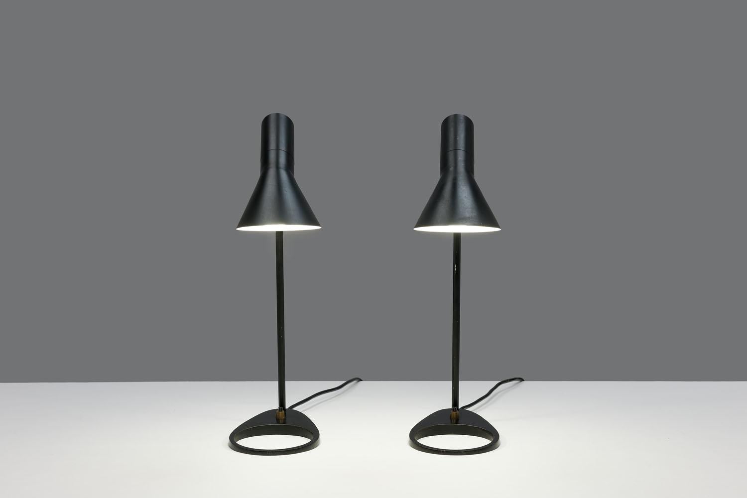 Lacquered Early Pair of Black Arne Jacobsen AJ Visor Table Lamps by Louis Poulsen