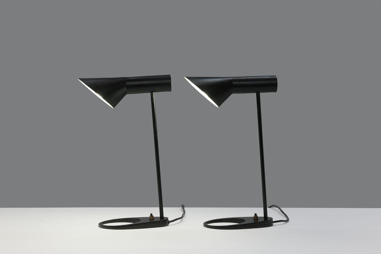 Mid-20th Century Early Pair of Black Arne Jacobsen AJ Visor Table Lamps by Louis Poulsen