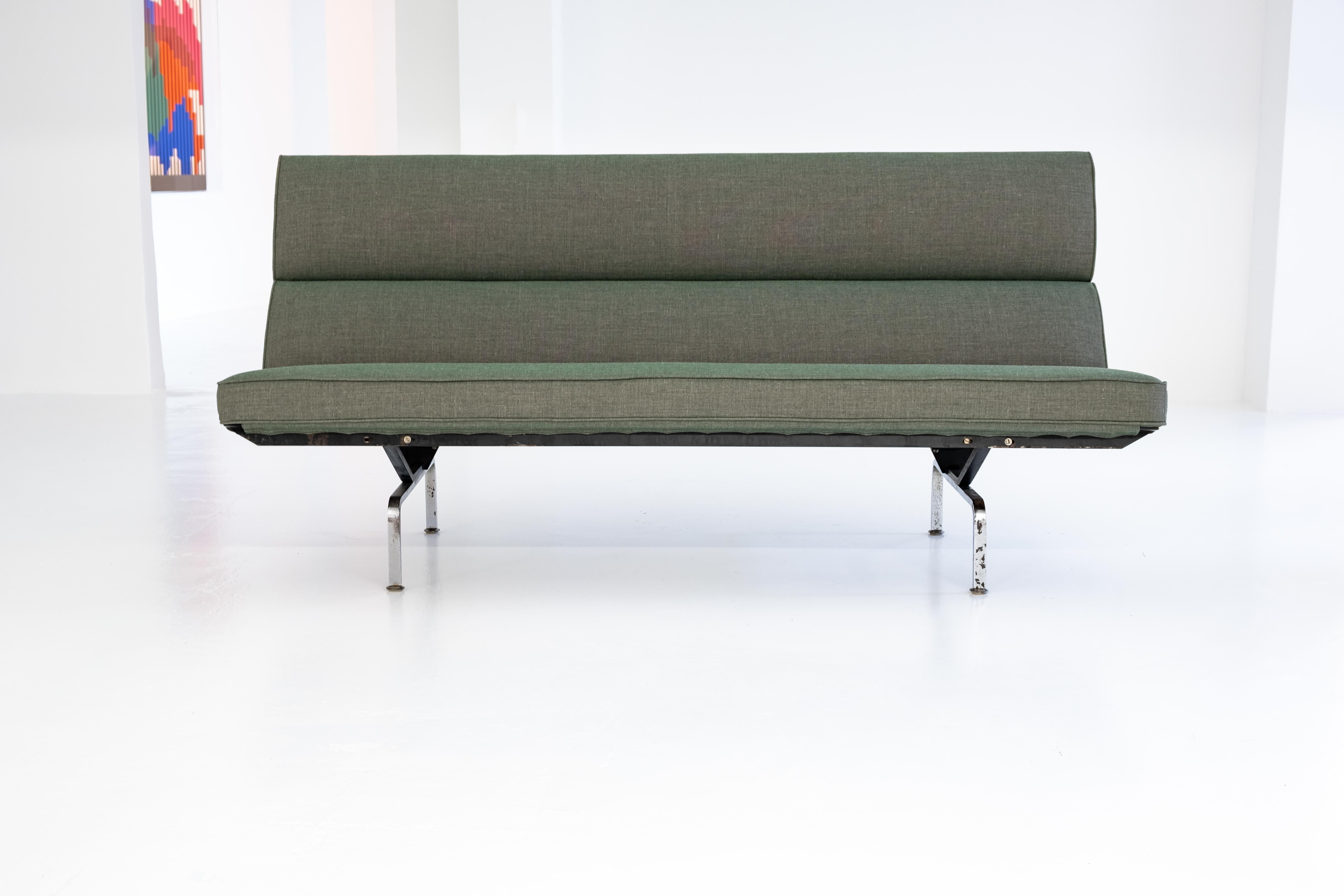 Very Early S-73 Compact Sofa by Eame, ICF Licensed by Herman Miller, 1958 3