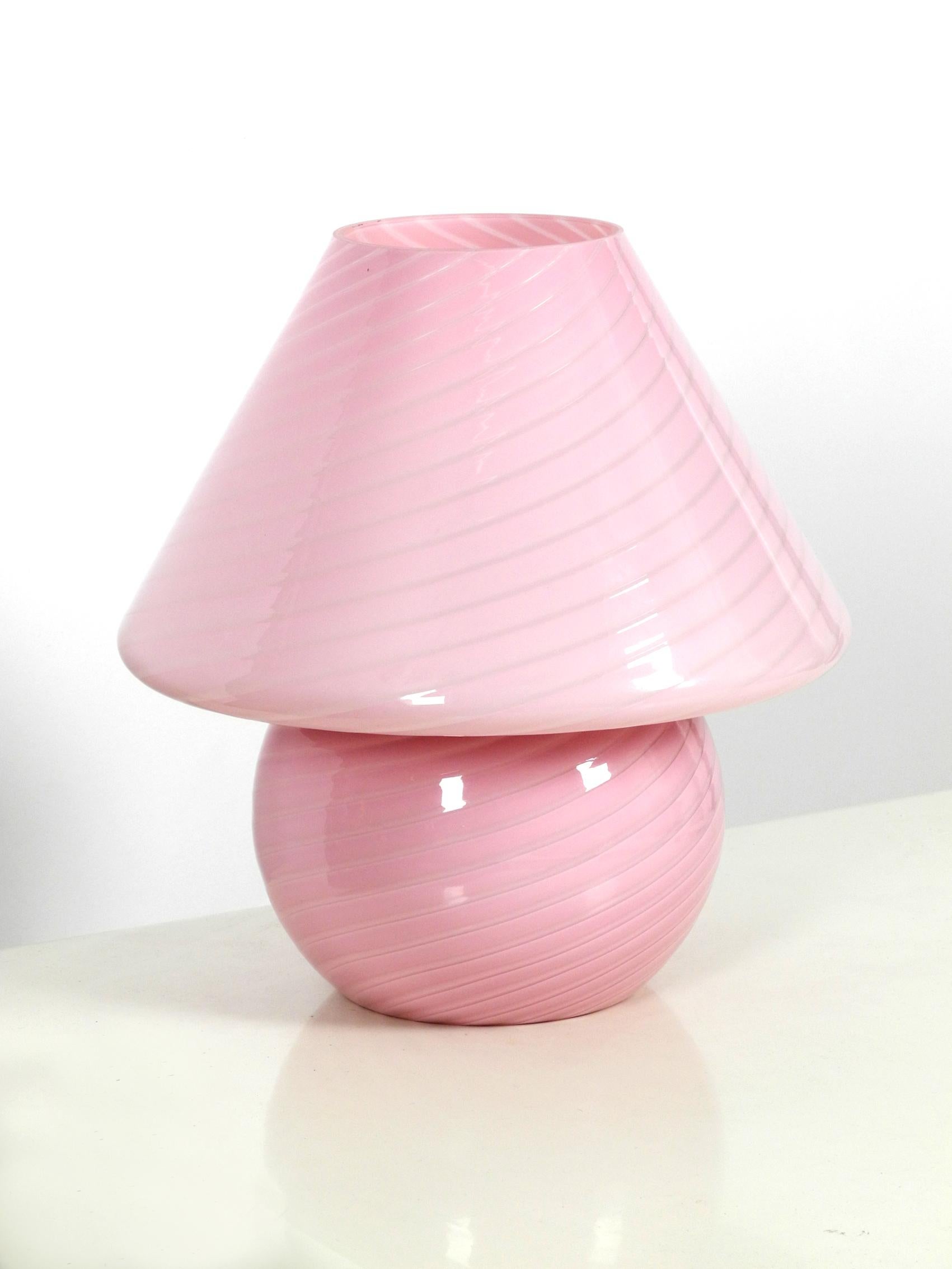 Very Elegant 1960s Large Vetri Murano Pink Glass Table Lamp Made in Italy 2