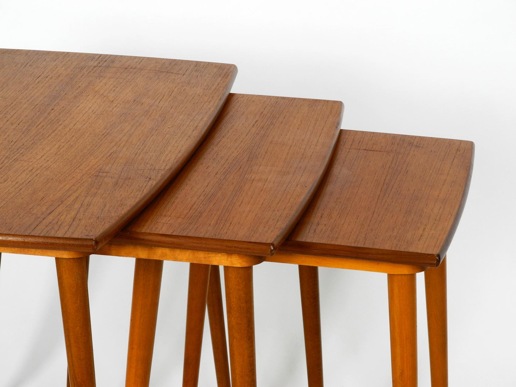 Mid-Century Modern Very Elegant 1960s Set of 3 Nesting Side Tables Made of Teak Made in Denmark