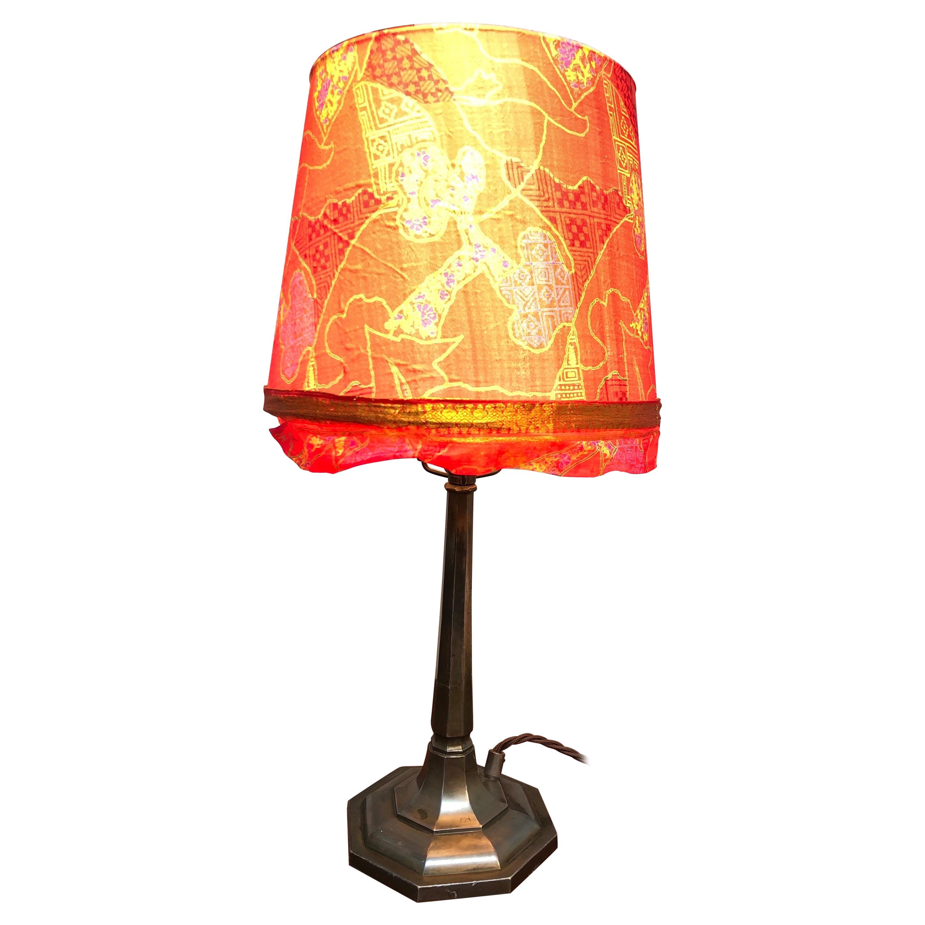 Very Elegant Antique Art Deco Table Lamp in Cast Alloy For Sale
