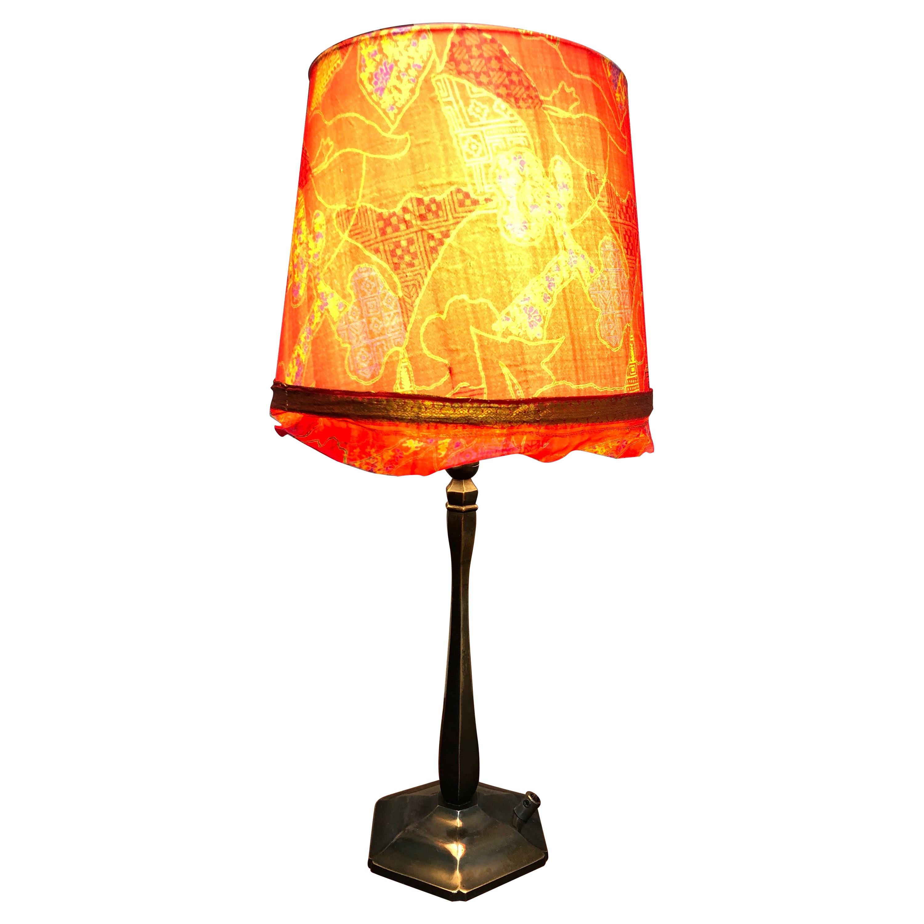 Elegante antike Art-Déco-Tischlampe aus Bronzeguss