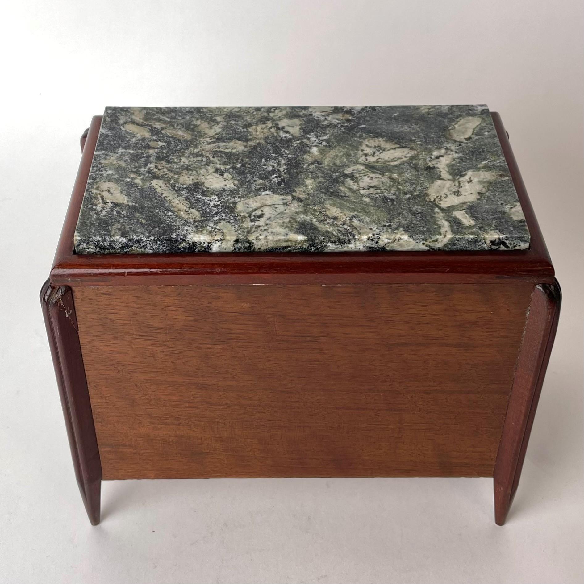 Marble Very elegant Art Deco jewelery box in the style of Jacques-Émile Ruhlmann For Sale