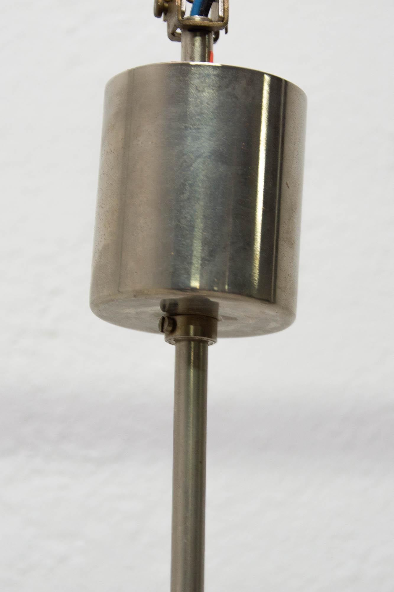 Lustre suspendu en verre taillé très élégant pour Kamenick enov, 1970 en vente 4
