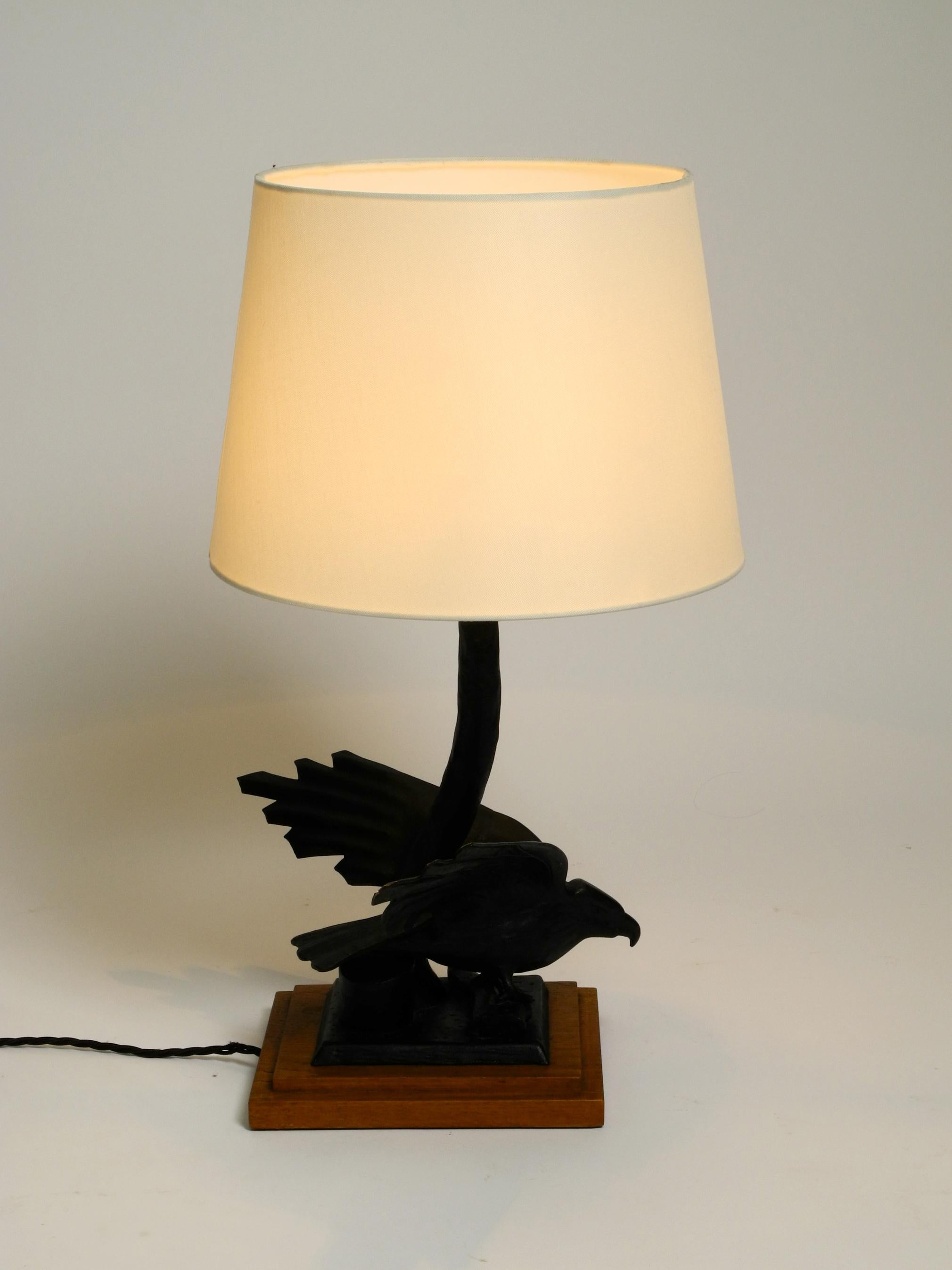 Italian Very Elegant Large 1940s Table Lamp Made of Iron in the Shape of an Eagle For Sale