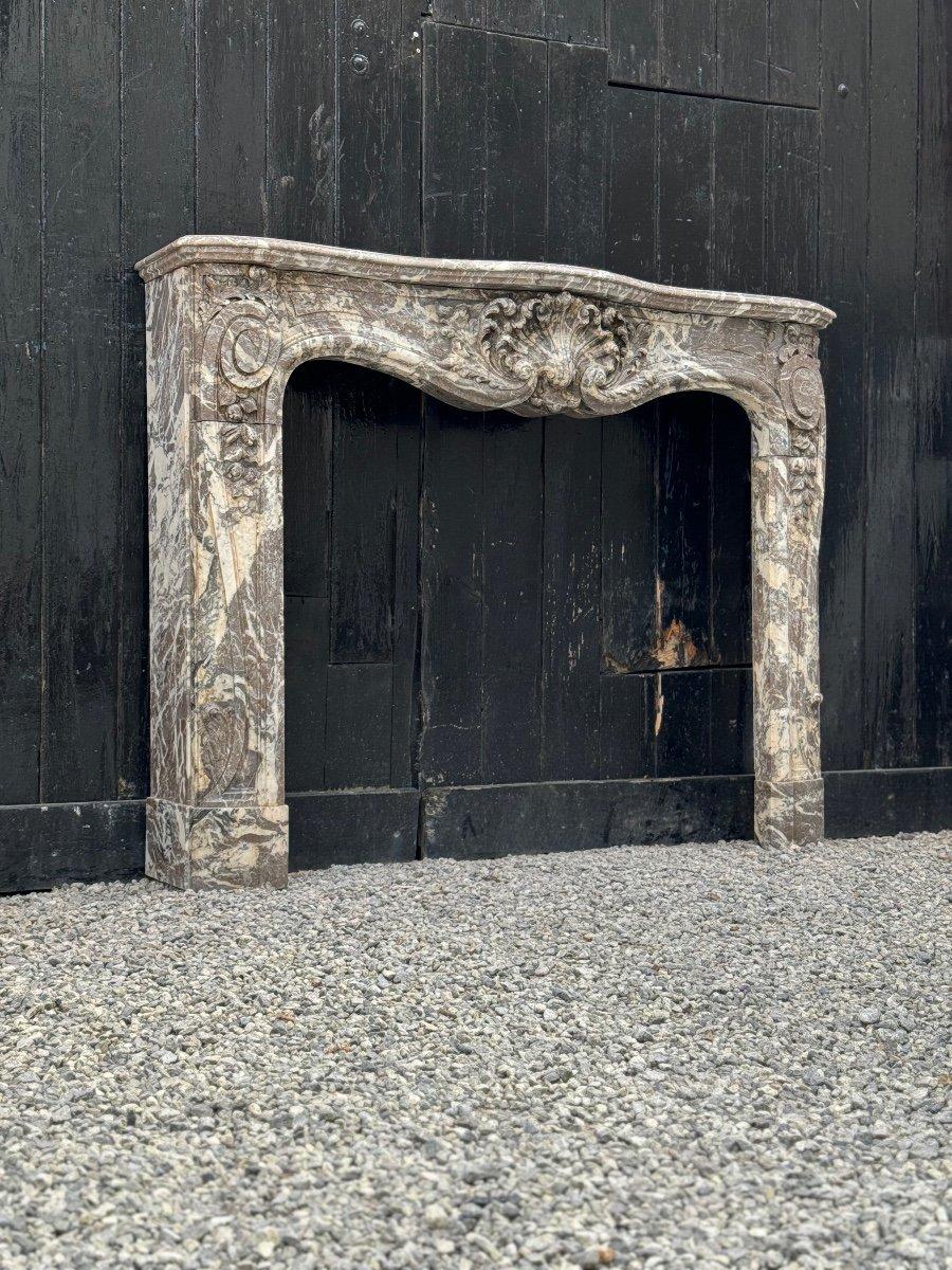 Marbre Très élégante cheminée Louis XV en marbre gris Ardennes, 18ème siècle
