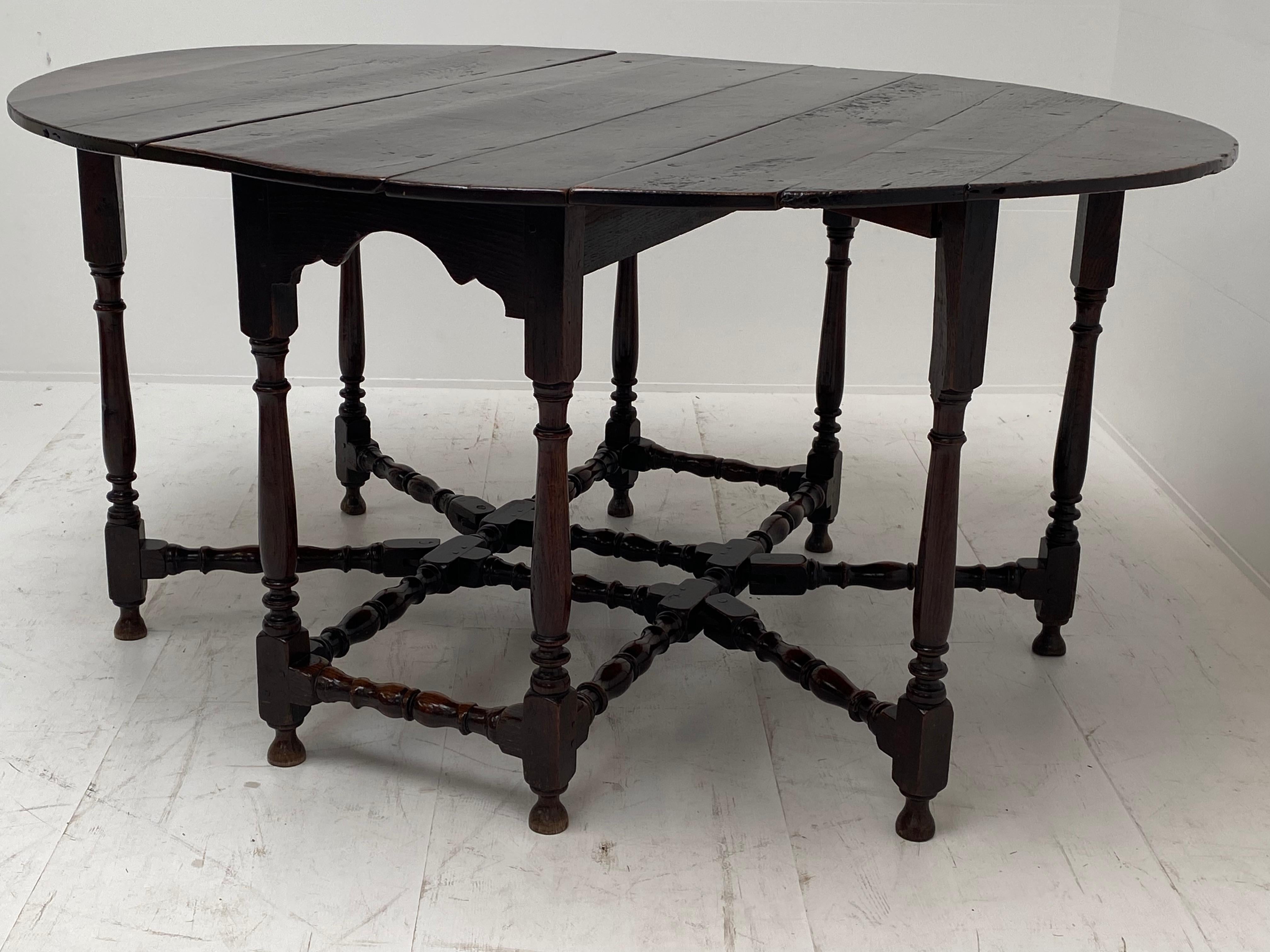 Eleganter Gatelag-Tisch aus Eiche, England, 18. Jahrhundert (Englisch) im Angebot