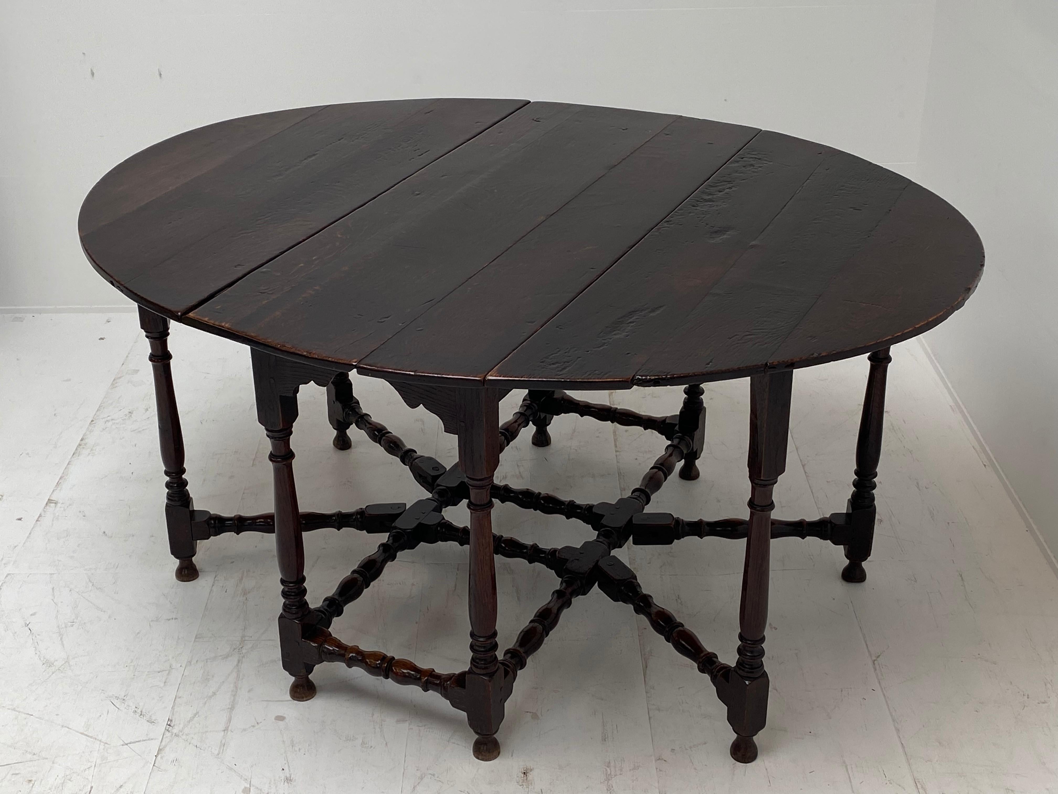 Patinated Antique Folding Gateleg Table in Oak, England 1760s.  For Sale