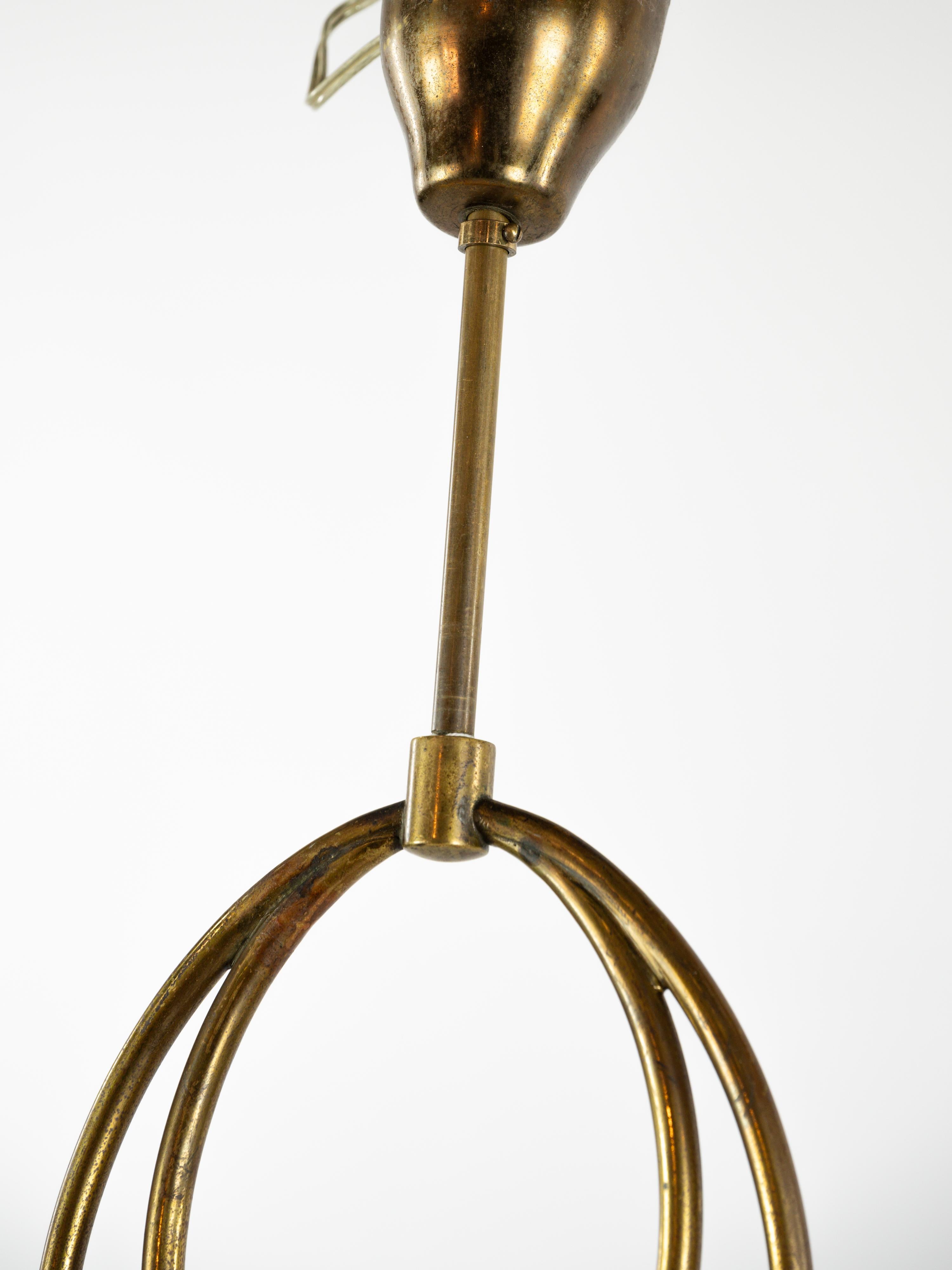 Brass Very elegant pendant light in brass and off white paper, Italian word circa 1950 For Sale