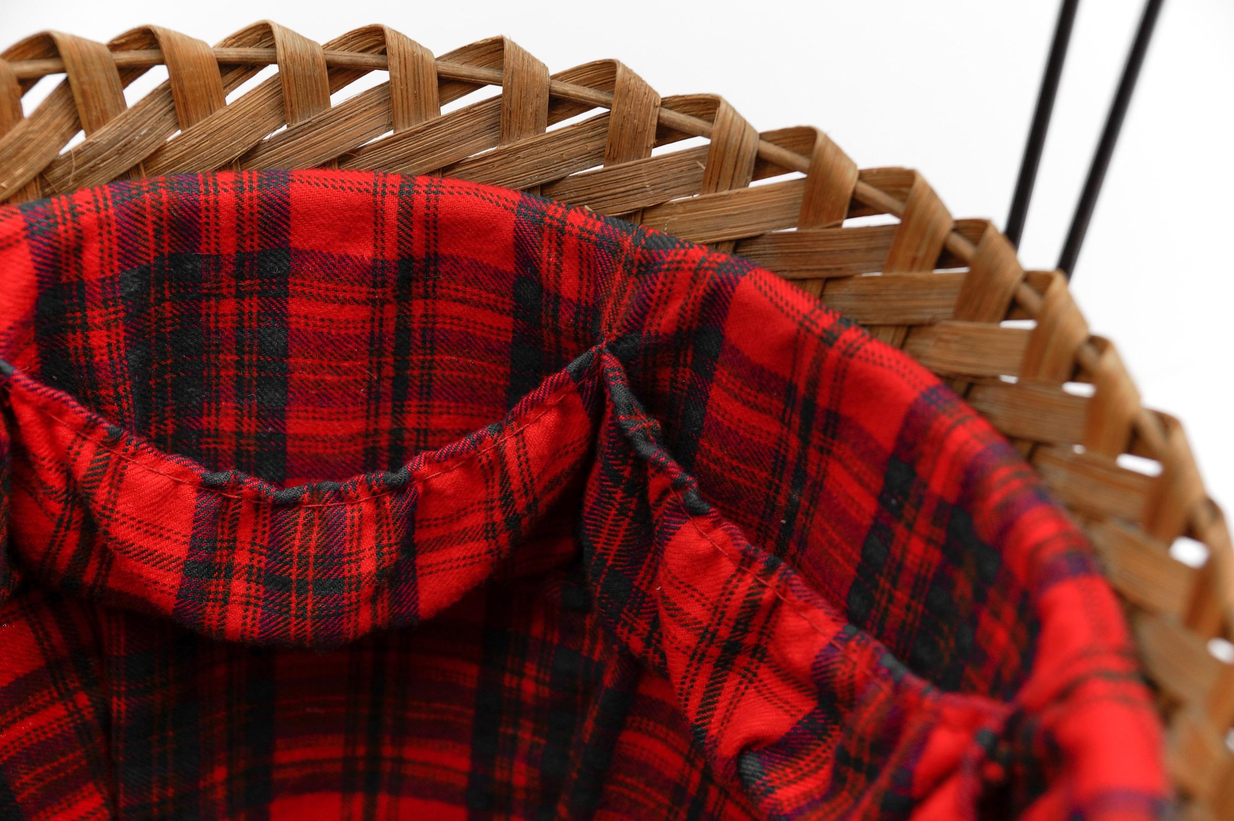 Très élégant panier à couture en osier de rotin, années 1960 en vente 1