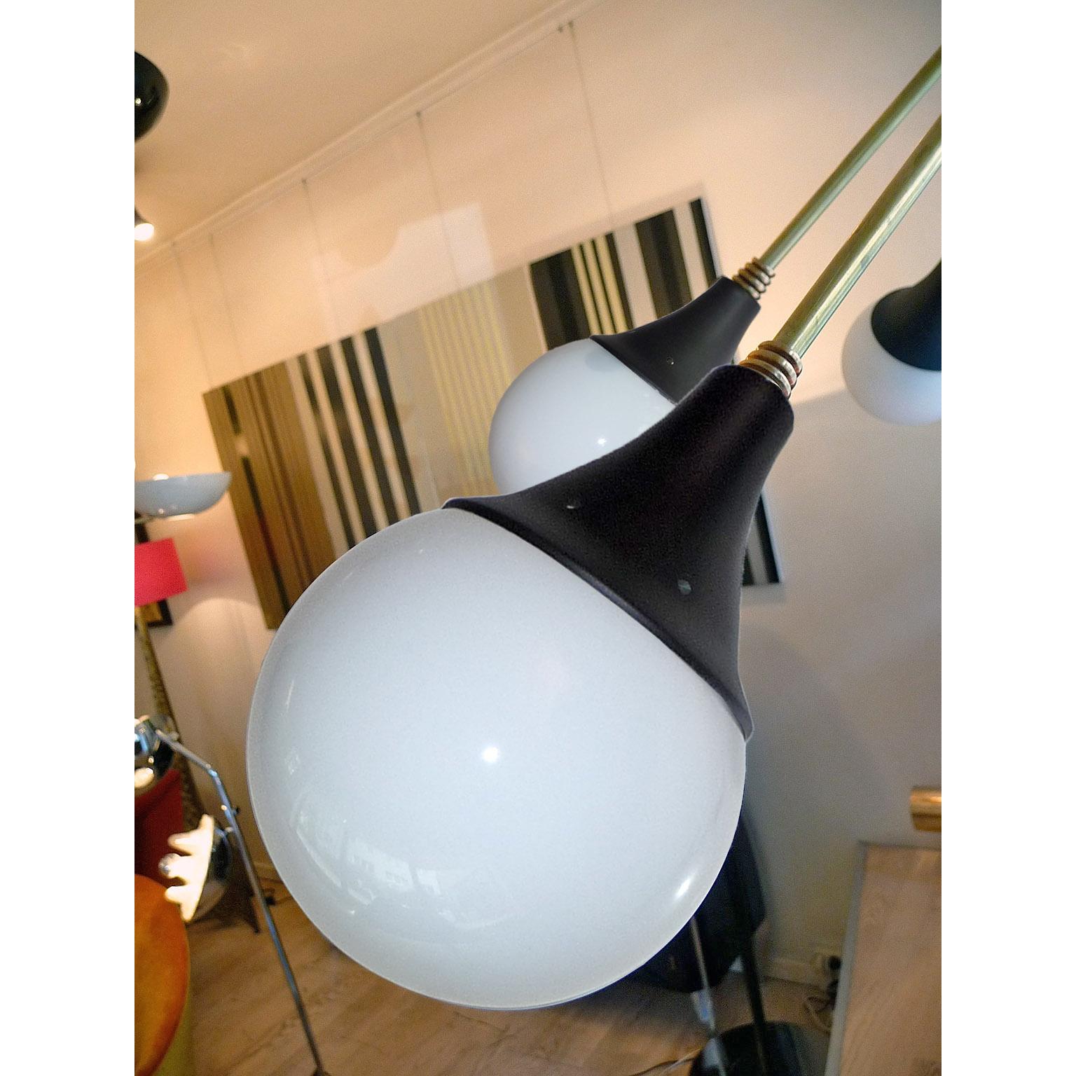 Very Elegant Ten-Light Italian Chandelier in the Style of Stilnovo For Sale 1