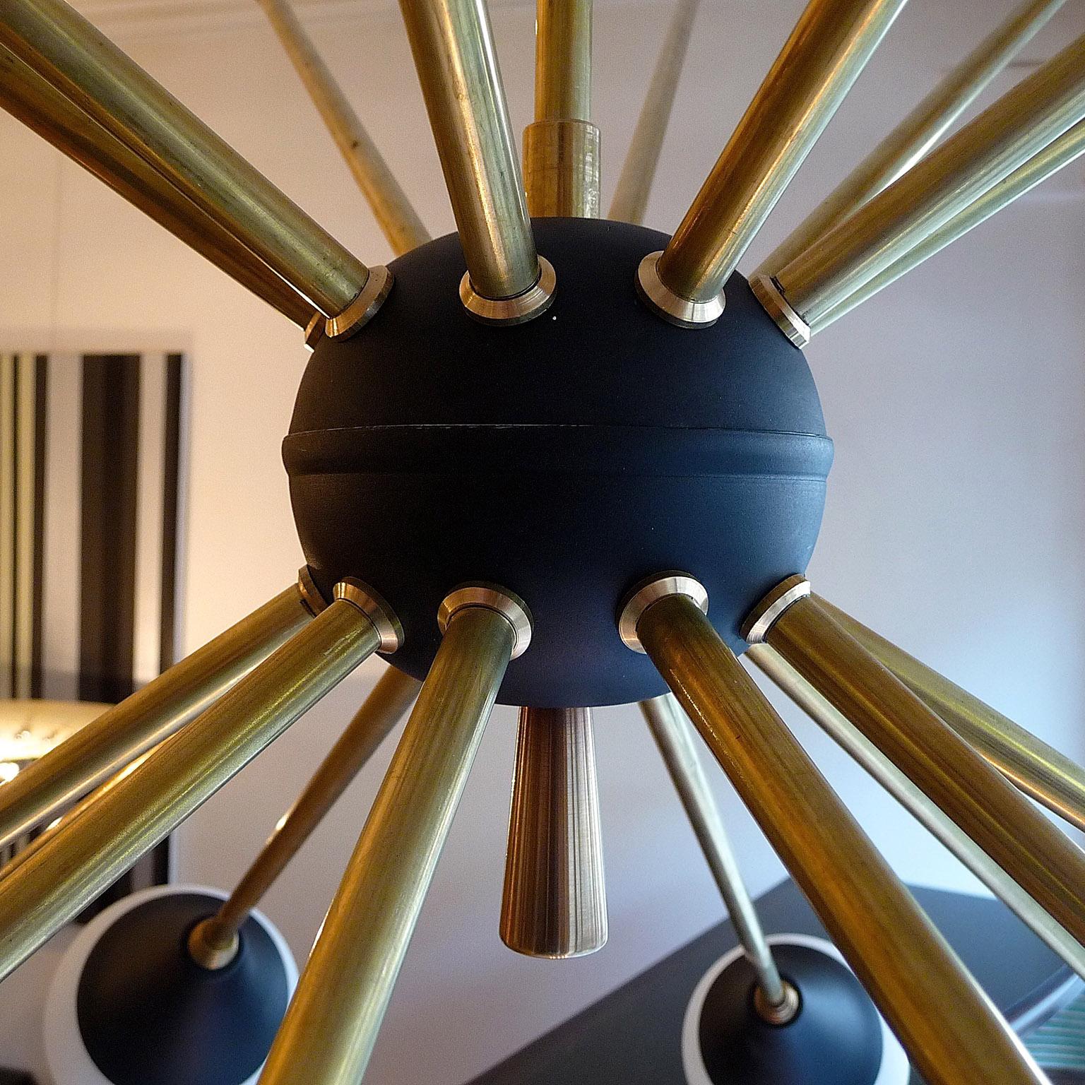 Very Elegant Ten-Light Italian Chandelier in the Style of Stilnovo For Sale 2