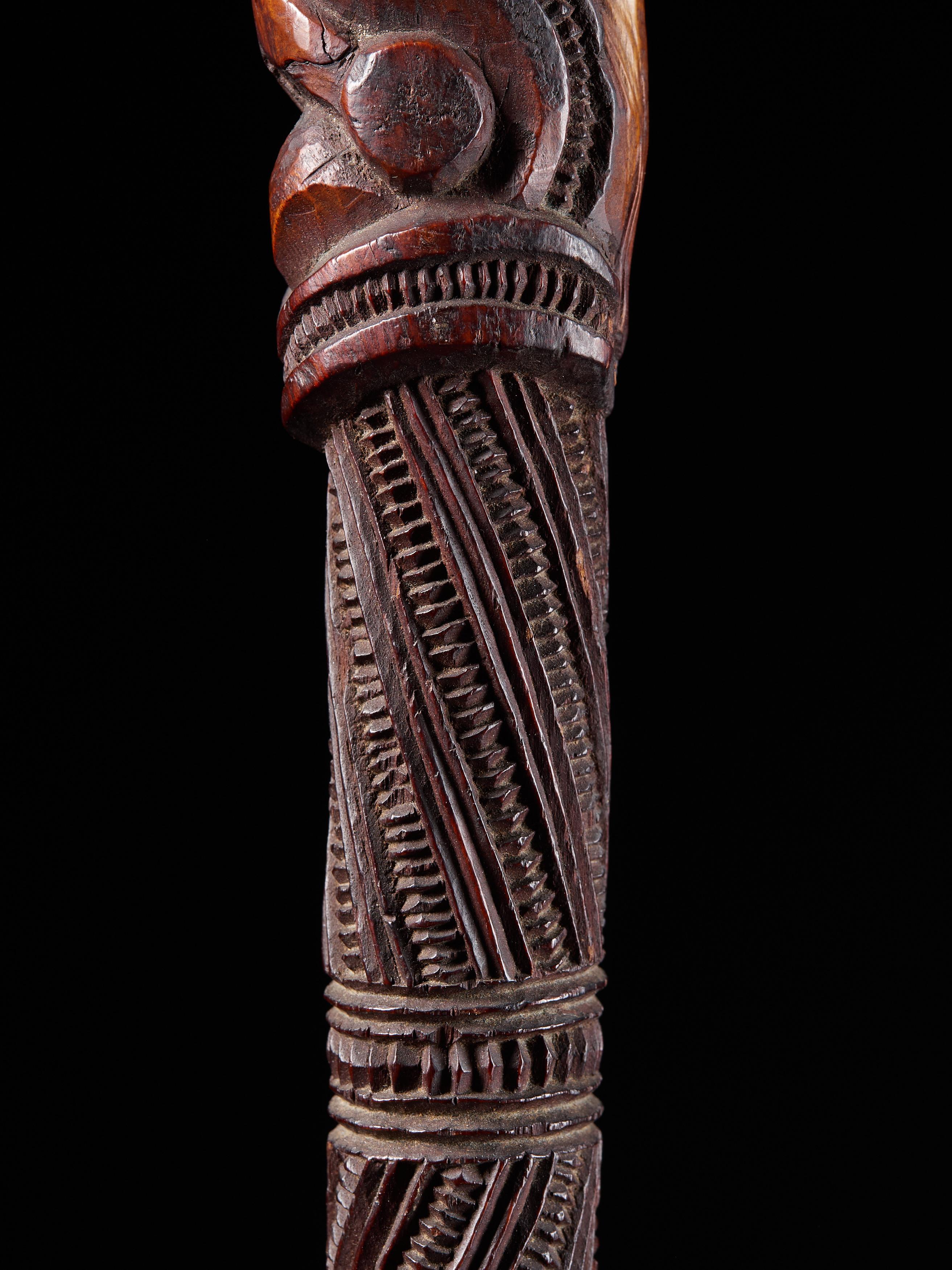 Very Elegant Tokotoko, Carved Maori Walking or Orators Stick 1
