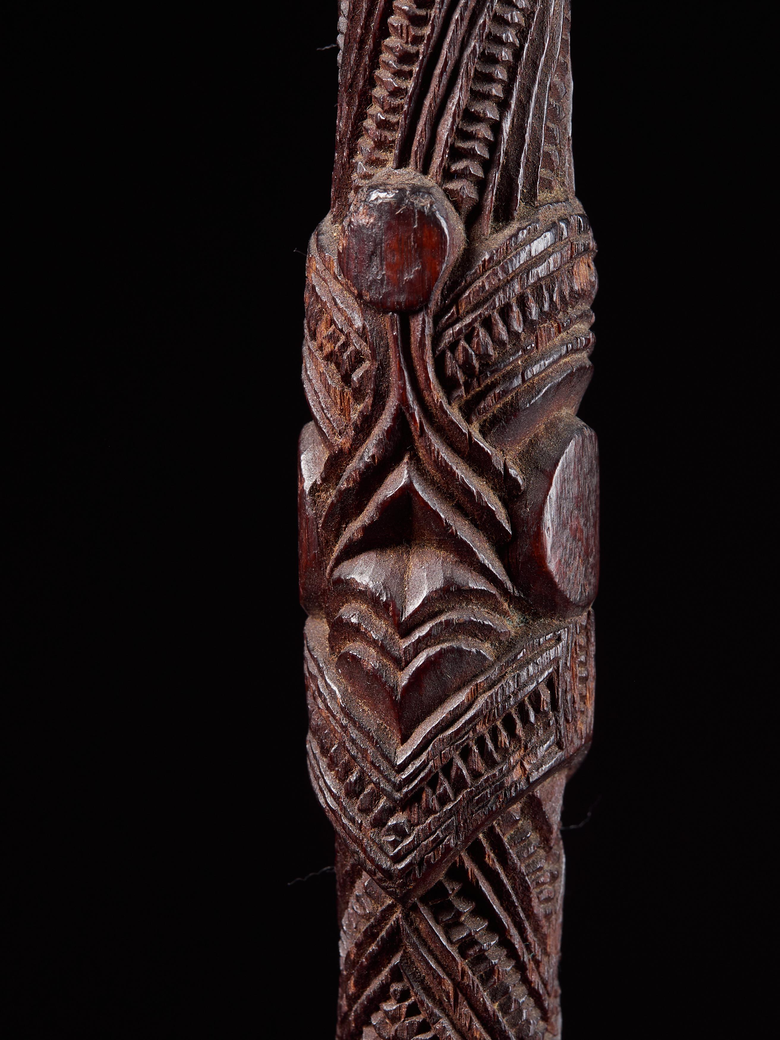 Very Elegant Tokotoko, Carved Maori Walking or Orators Stick 3