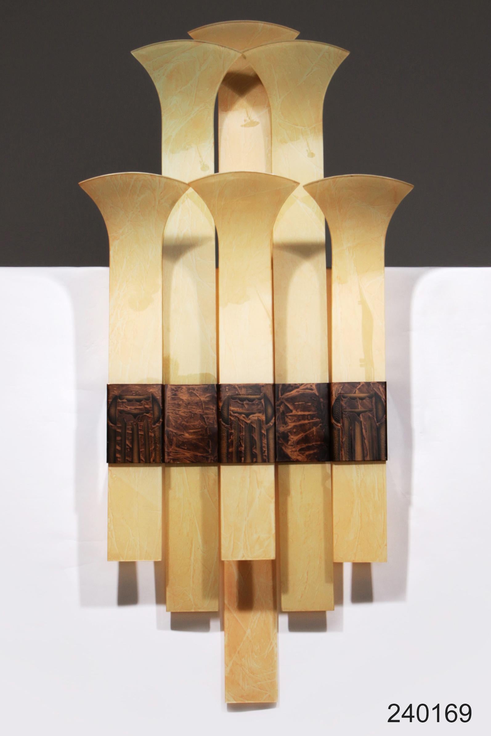 Very exclusive, very large wall lamp from the Dutch Theater Thalia IJmuiden 1930 For Sale 11