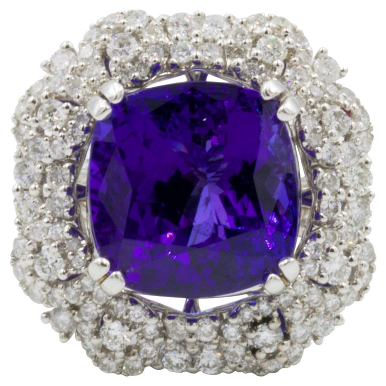 Very Fine 10+ Carat Tanzanite Ring with Diamonds 18 Karat at 1stDibs