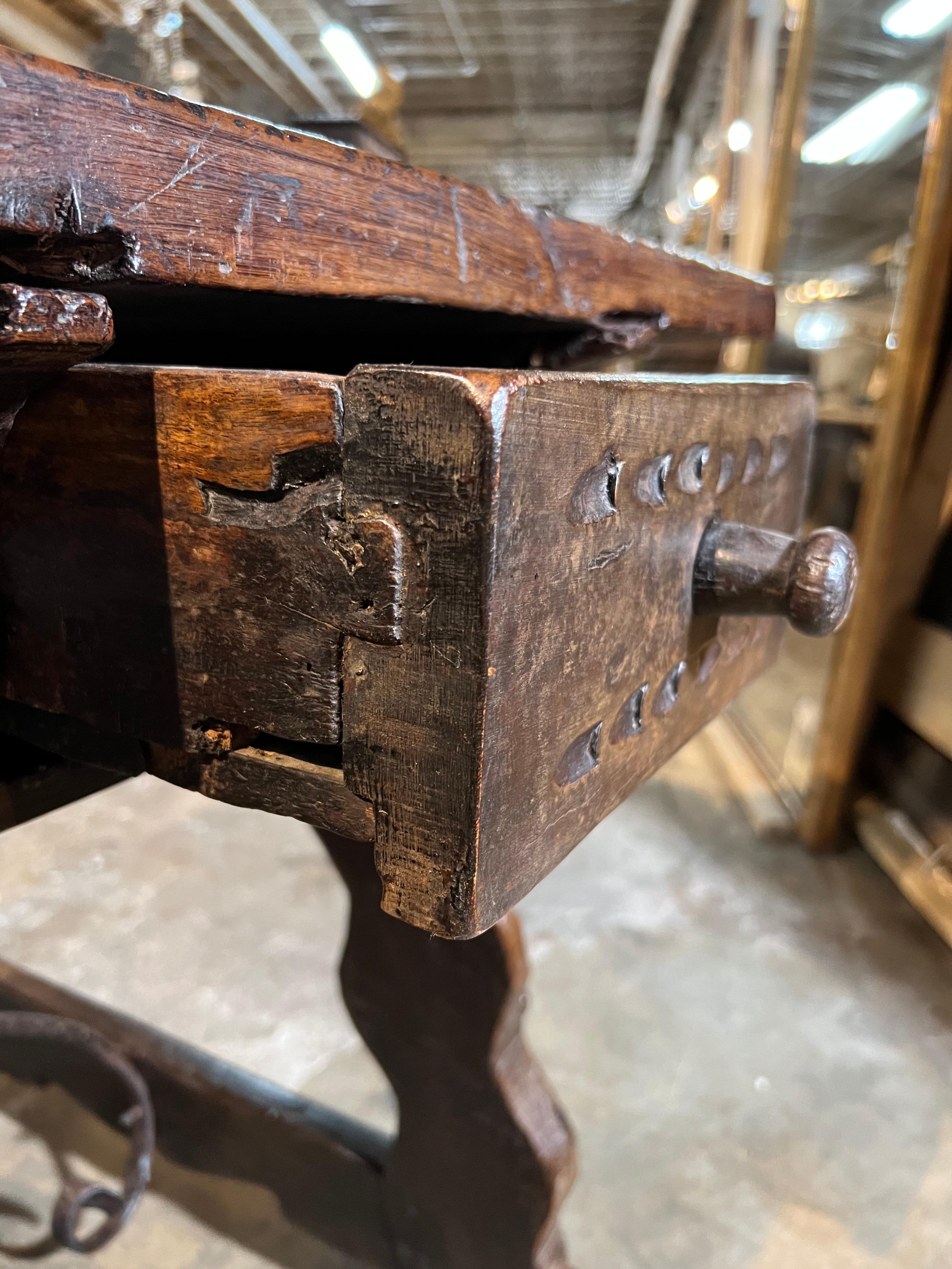 Very Fine 17th Century Spanish Desk For Sale 8