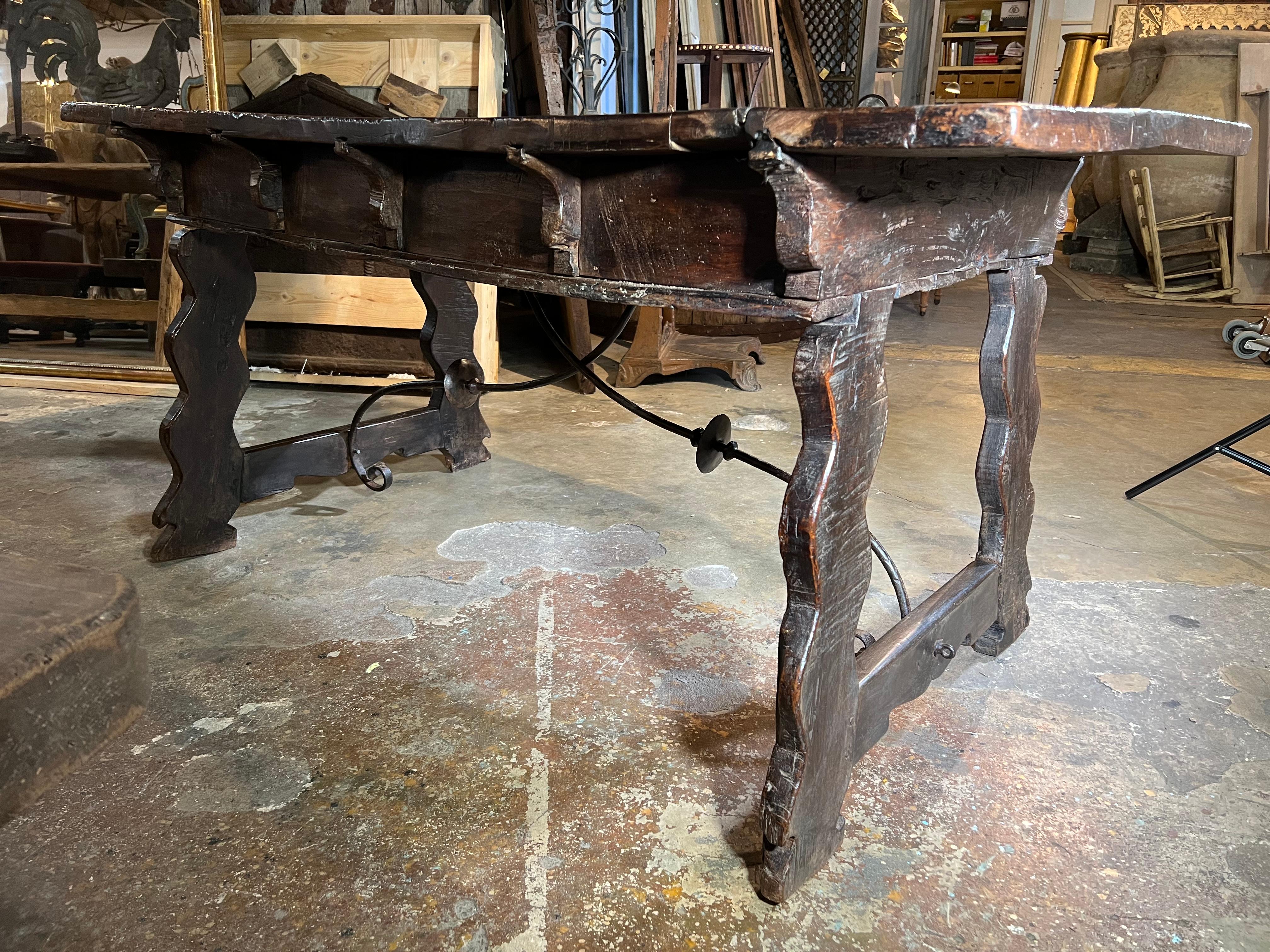 18th Century and Earlier Very Fine 17th Century Spanish Desk For Sale
