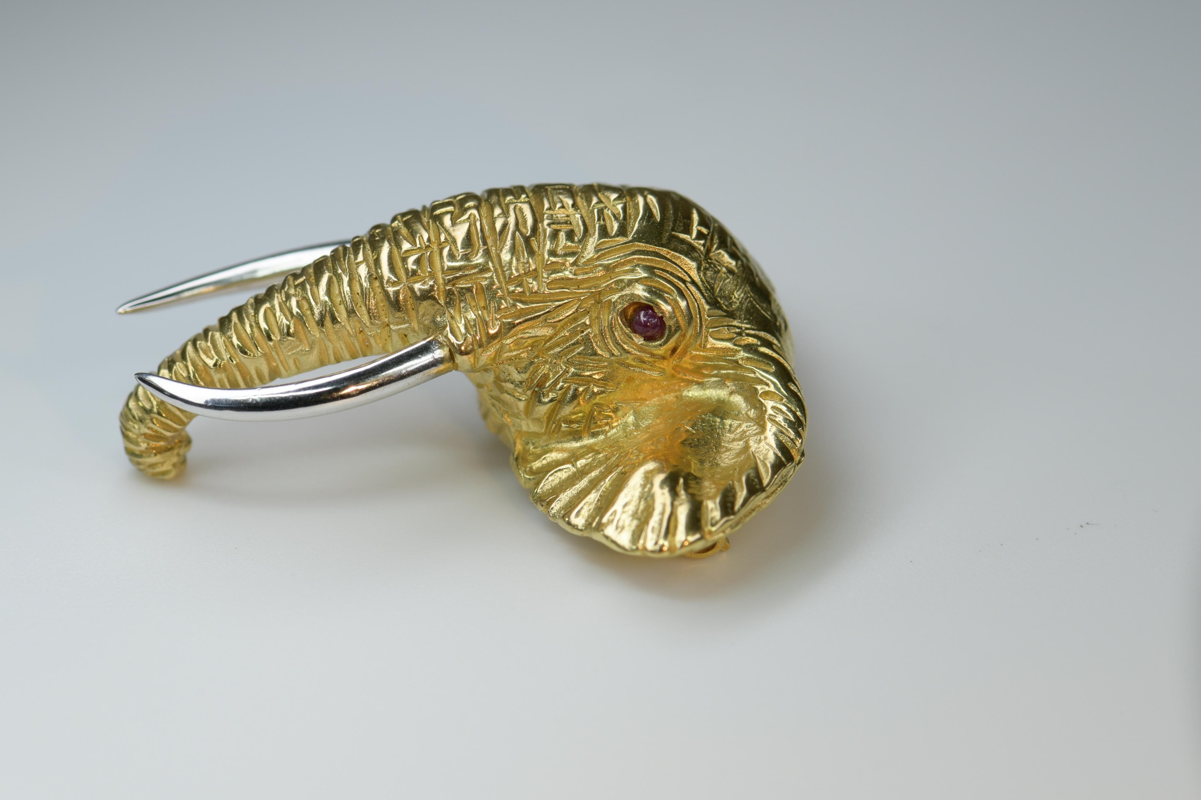 Very Fine 18 Karat Gold Ruby Elephant Head Brooch at 1stDibs