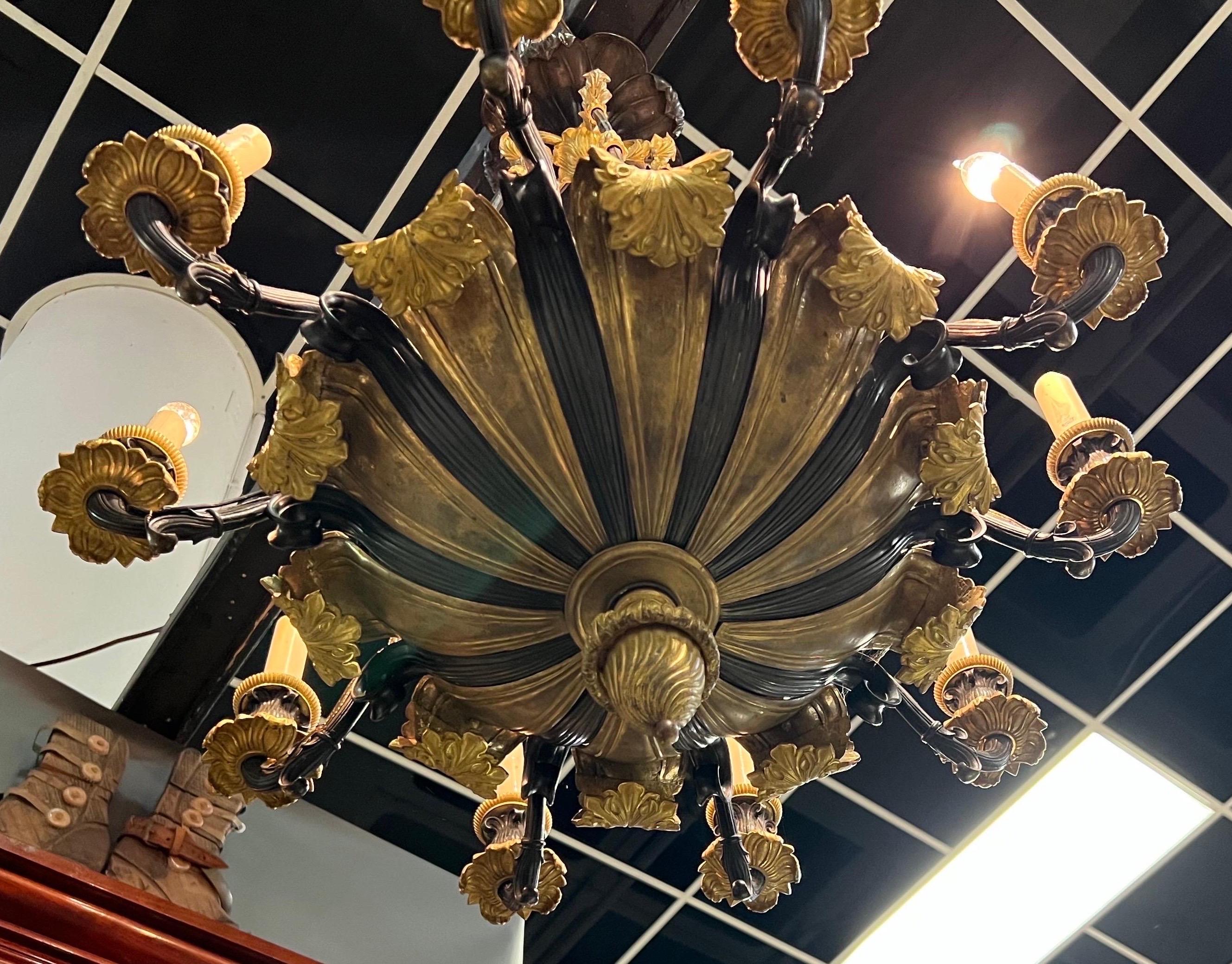 Very Fine 19th Century French Empire Bronze Chandelier For Sale 2