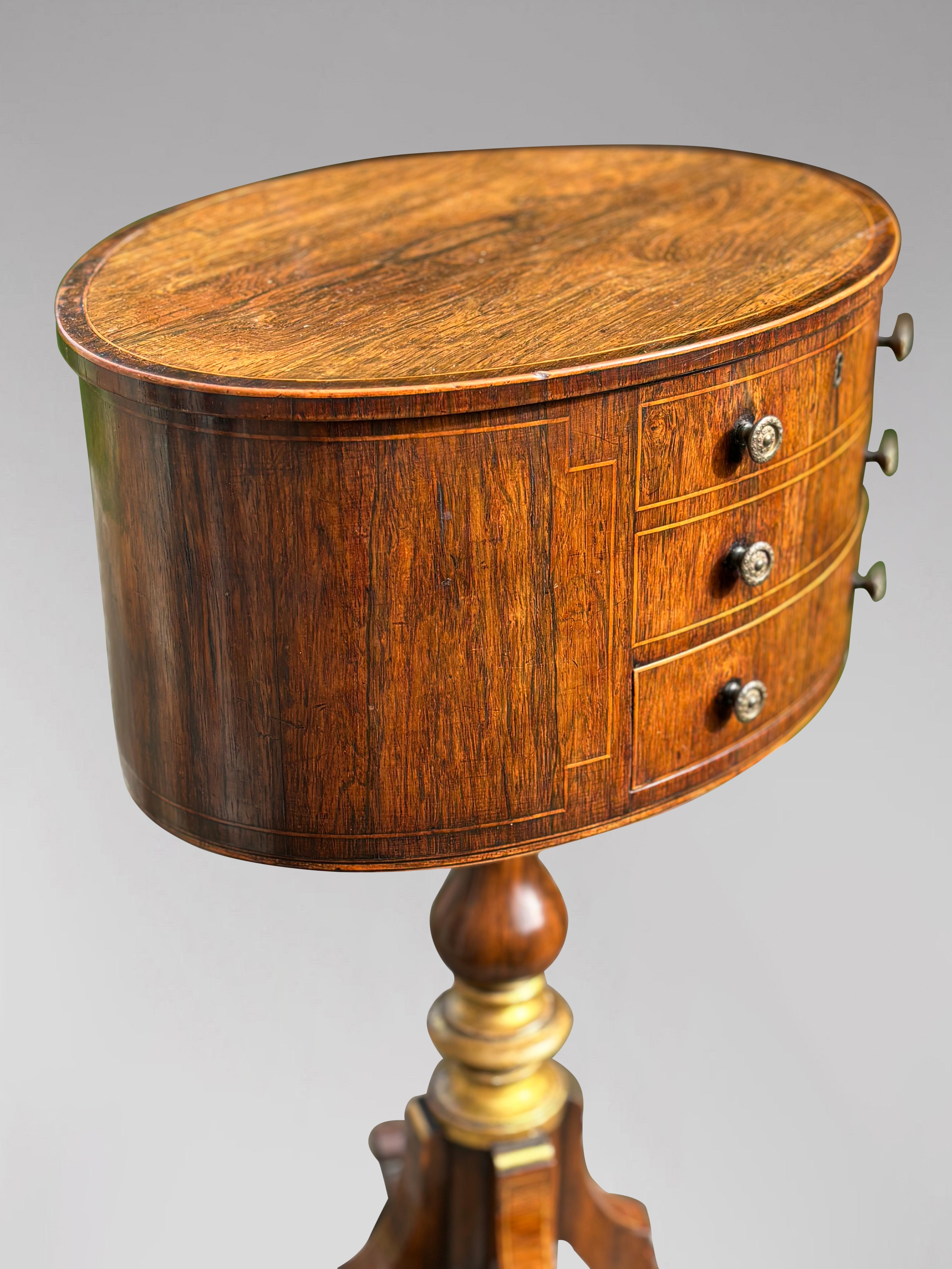 Sehr feiner Rosenholz- und Intarsien-Drehtisch aus der Regency-Zeit des 19. im Angebot 10