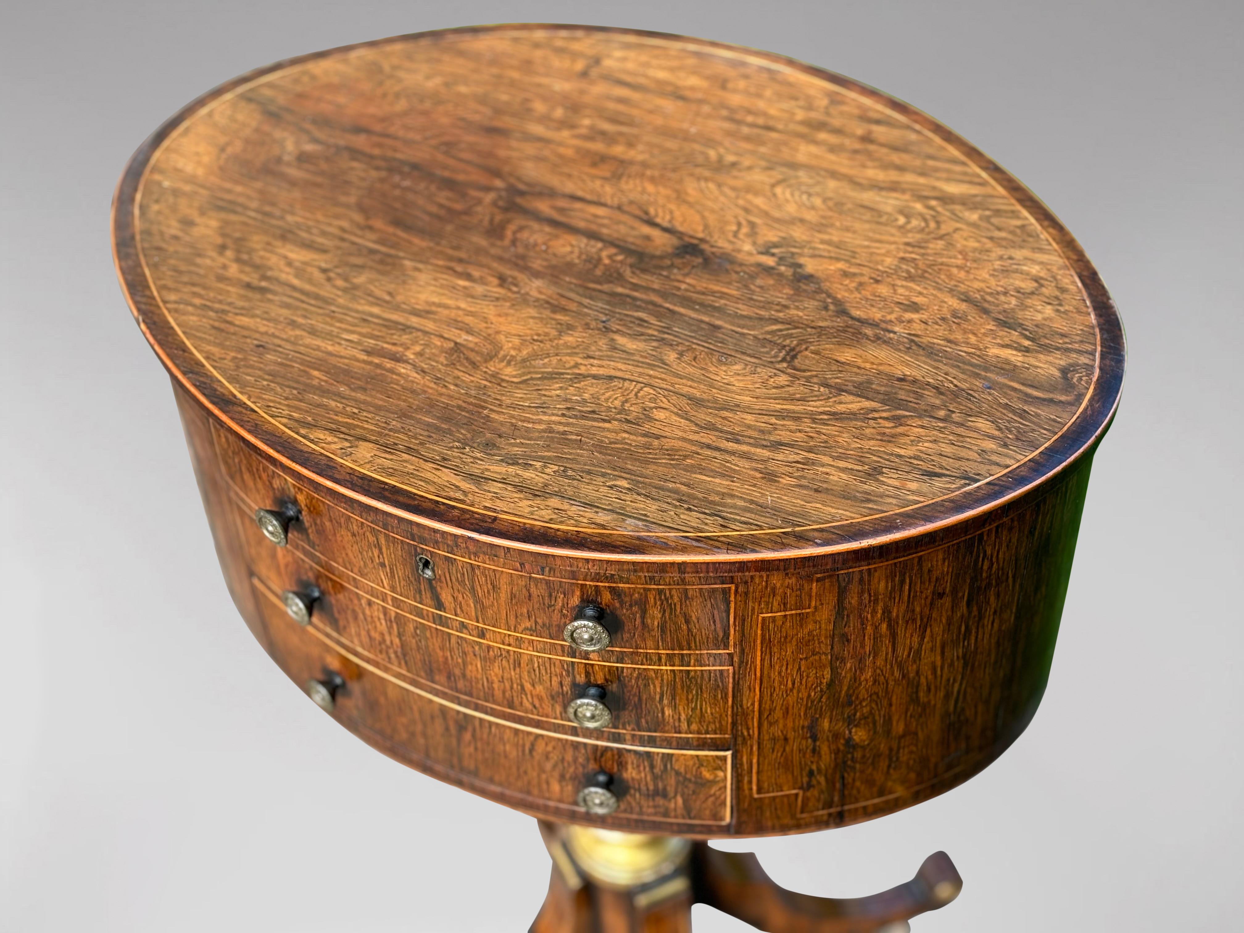 Sehr feiner Rosenholz- und Intarsien-Drehtisch aus der Regency-Zeit des 19. im Angebot 3