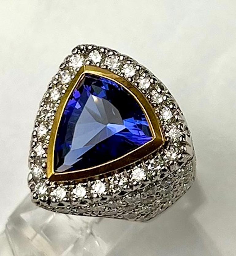 Trillion Cut Very Fine 5.08Ct Triangle Tanzanite Ring For Sale