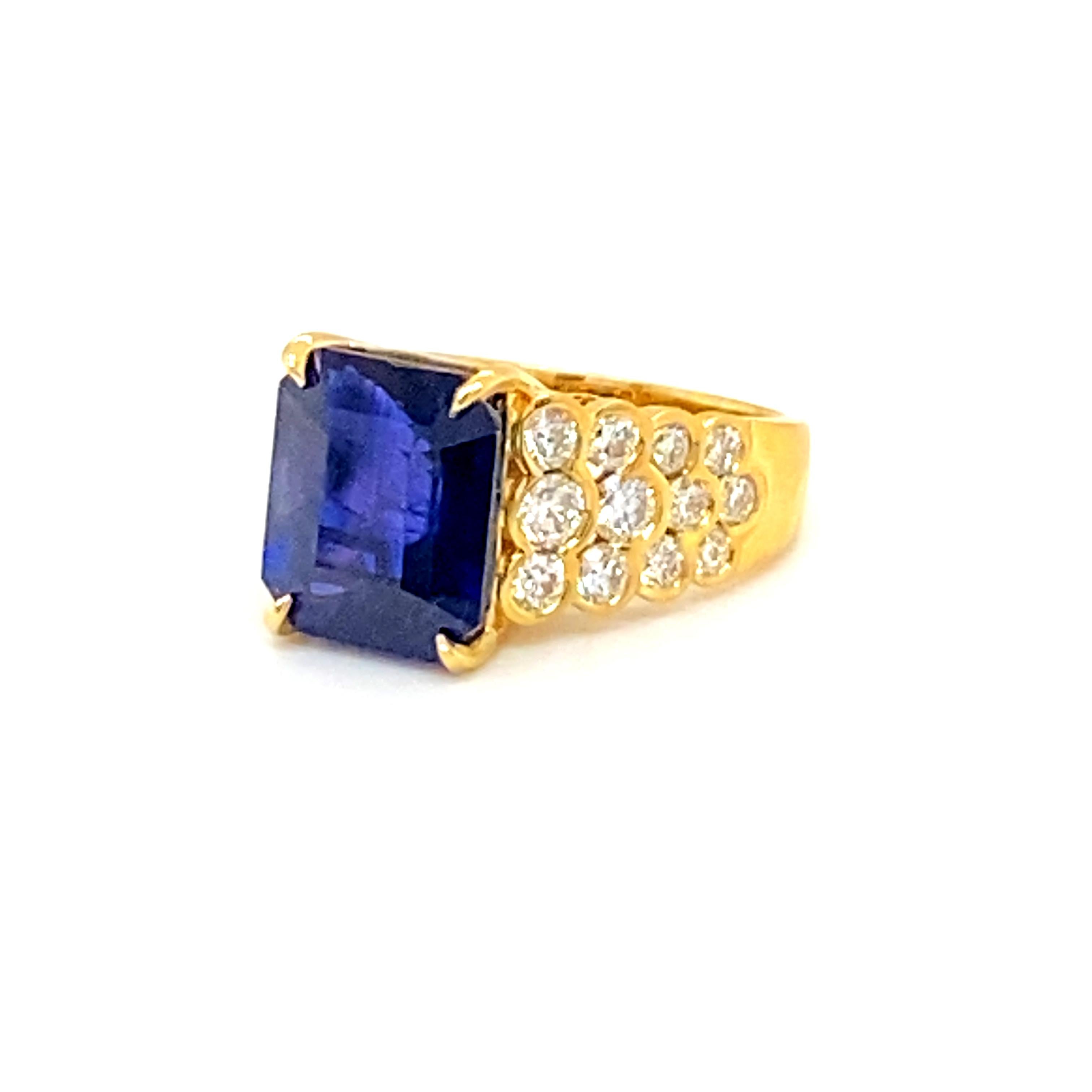 Ring mit feinem 7,07 Karat blauem Saphir und Diamant 2