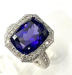 Très beau 8.19Ct Tanzanite taille coussin Bague
