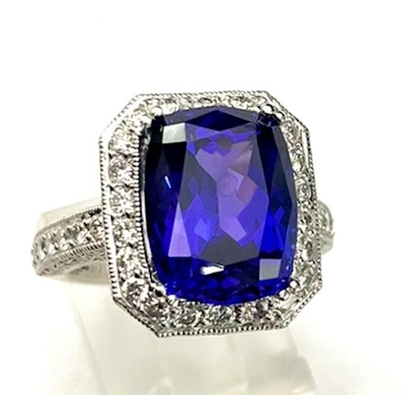 Very Fine 8.19Ct Cushion Cut Tanzanite  Ring In New Condition For Sale In San Diego, CA