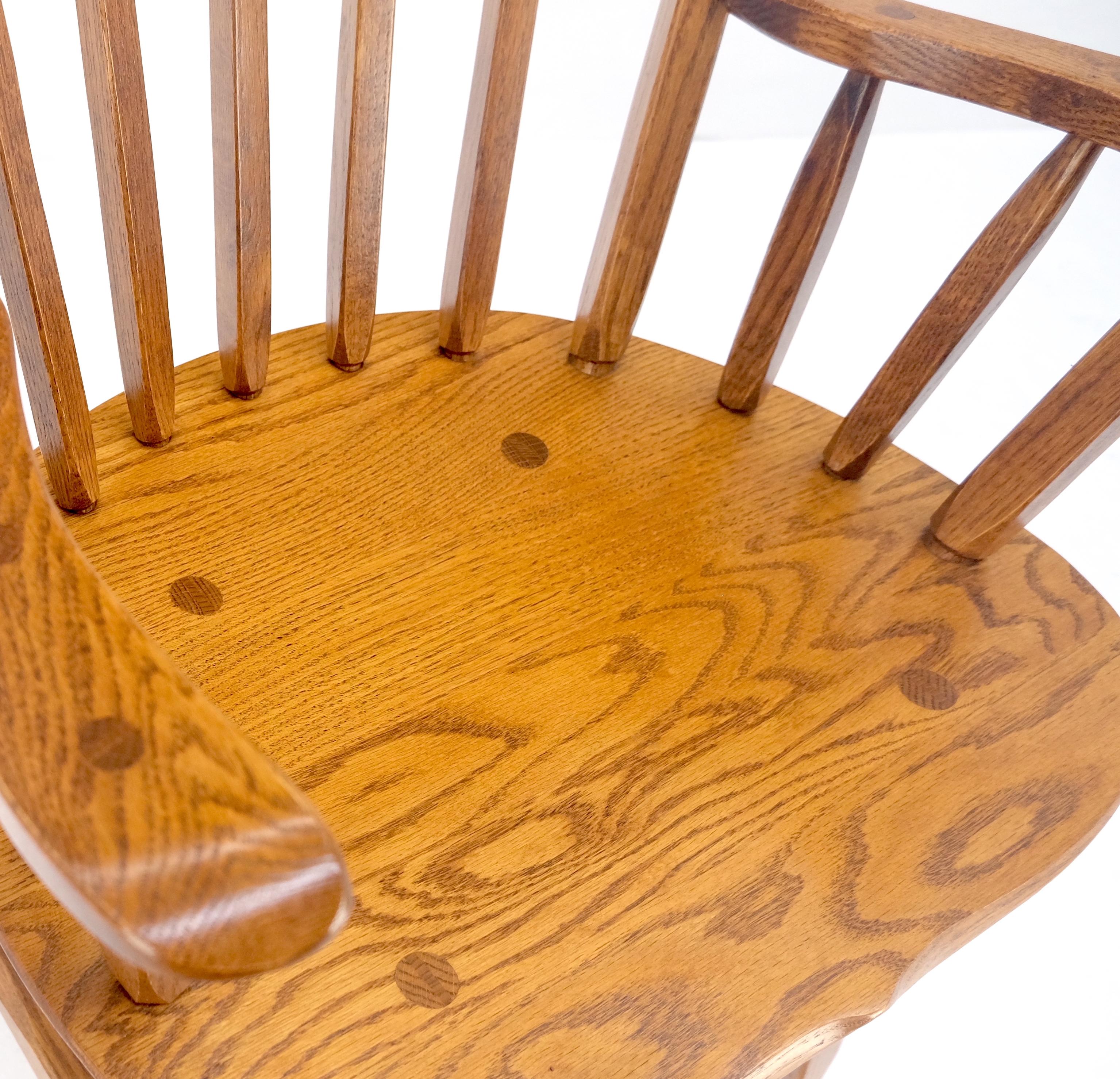Américain Très belles chaises de salle à manger en chêne massif, toutes articulations chevillées, ensemble de table MINT en vente