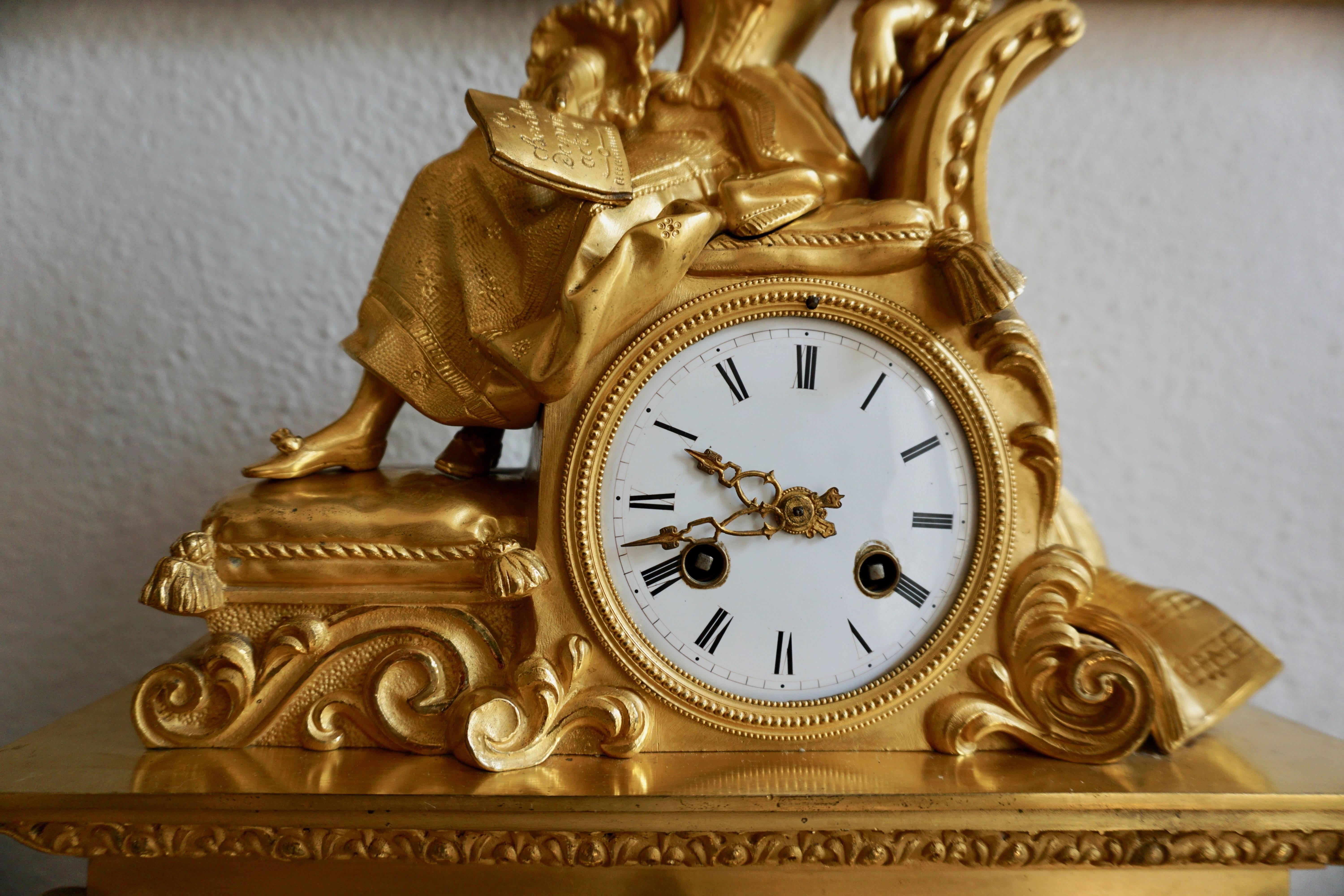 Very Fine and Elegant Fire, Gilt Bronze Mantle Clock in the Romantic Taste 4