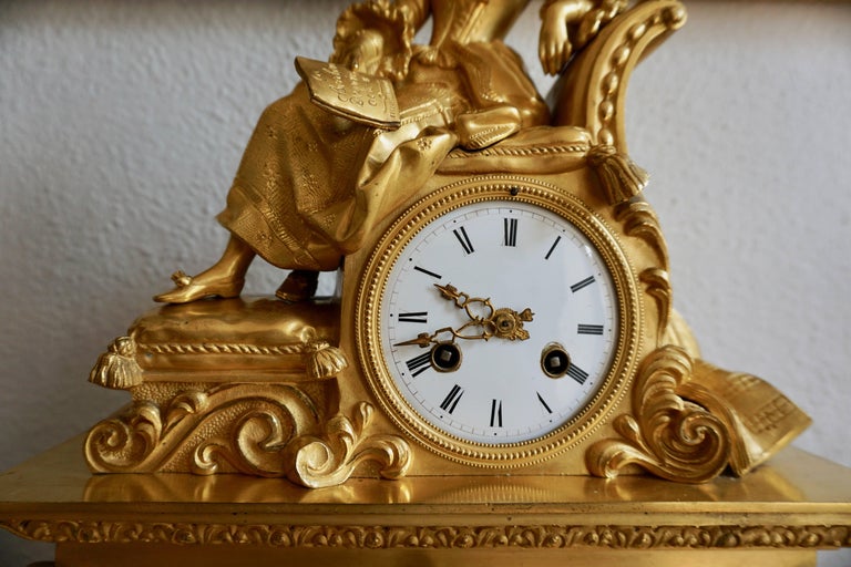 Very Fine and Elegant Fire, Gilt Bronze Mantle Clock in the Romantic Taste For Sale 4