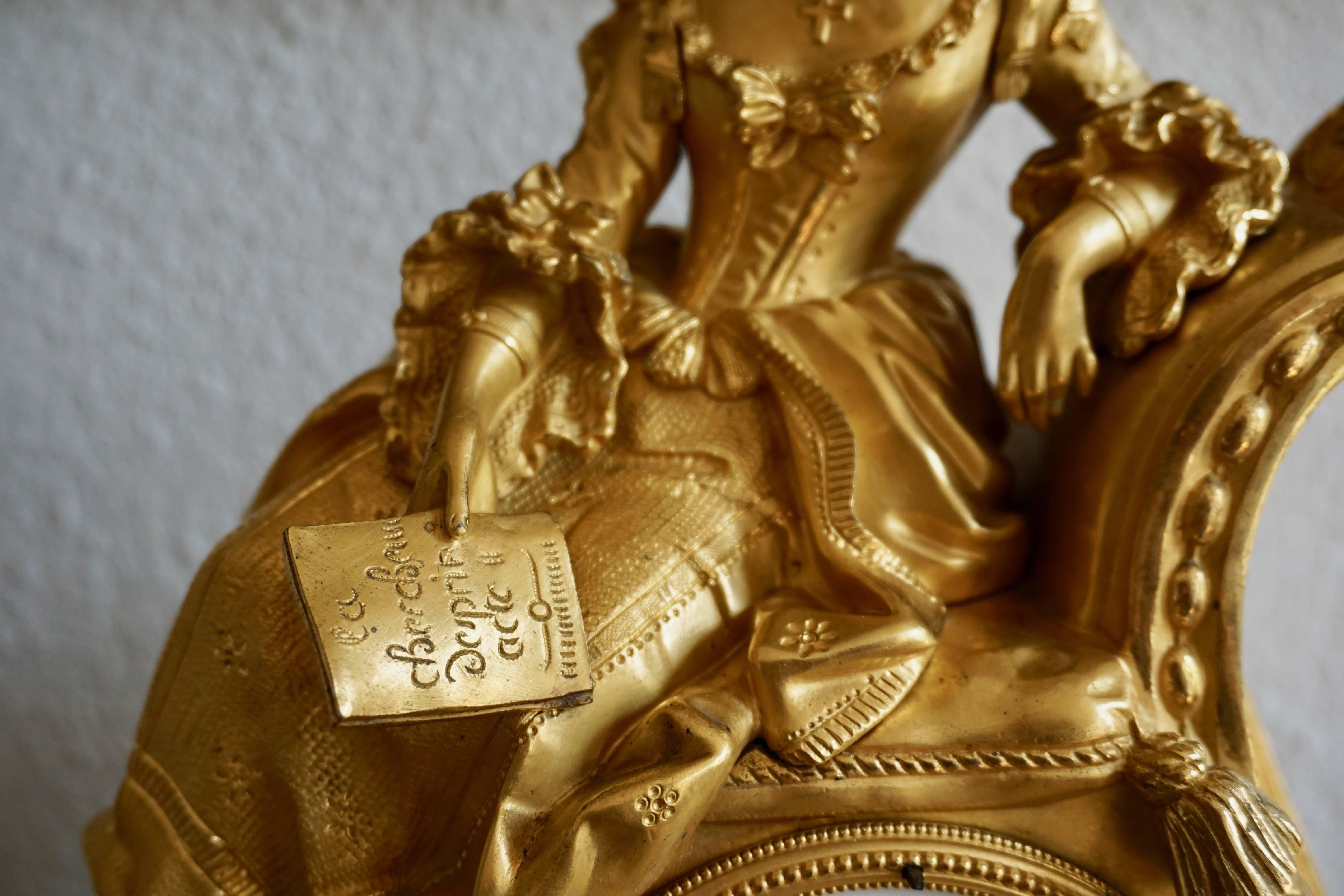 Kaminuhr aus vergoldeter Bronze im romantischen Stil, feine und elegante Kaminuhr im Angebot 6