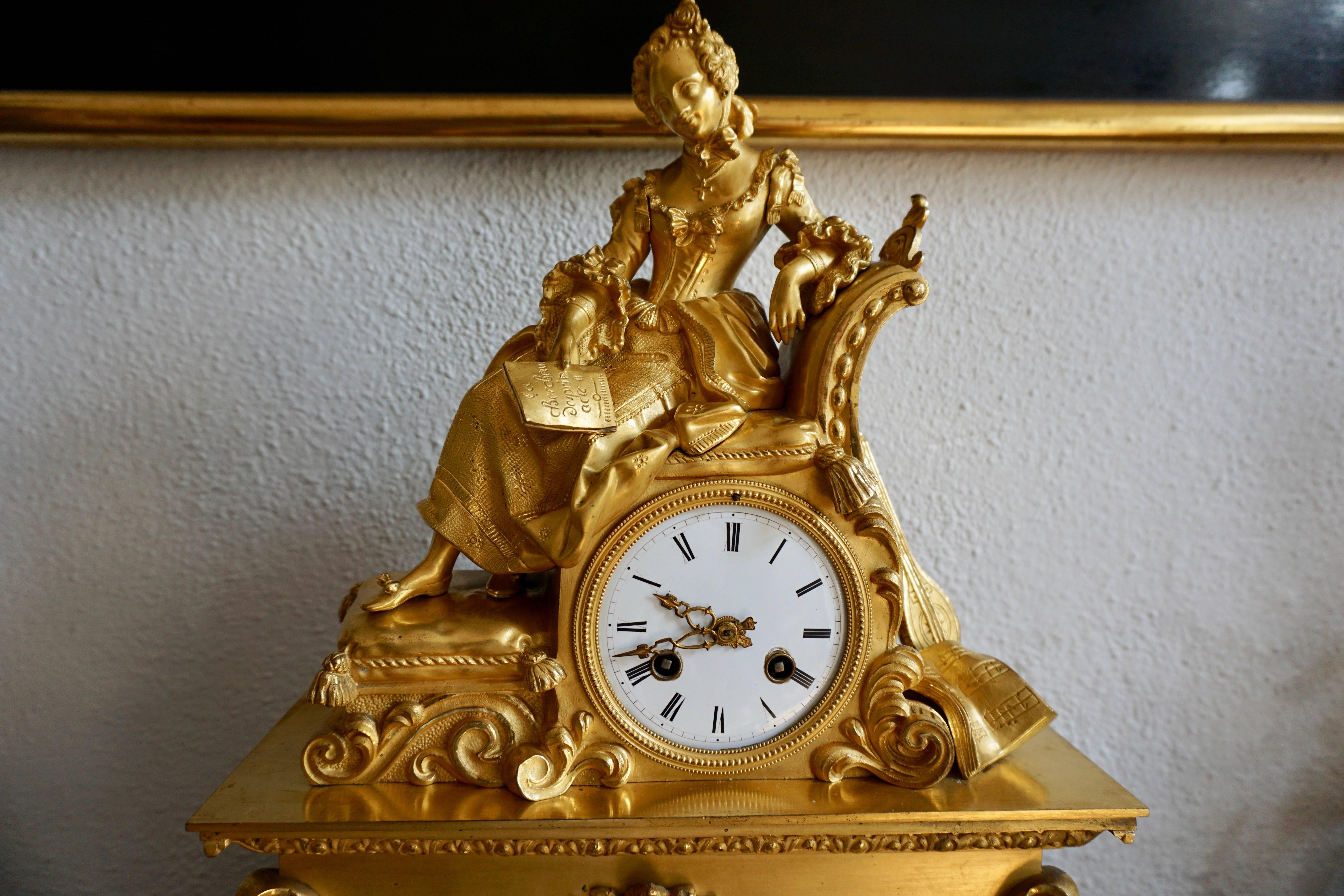 Very Fine and Elegant Fire, Gilt Bronze Mantle Clock in the Romantic Taste 2