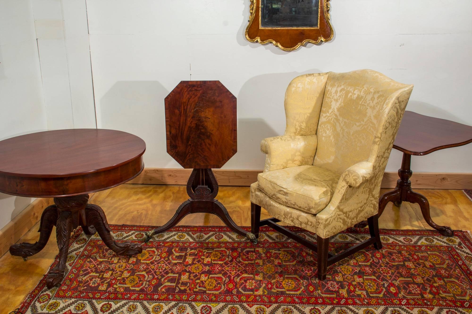 Very Fine and Rare Classical Carved Mahogany Tilt-Top Table, circa 1810 For Sale 6