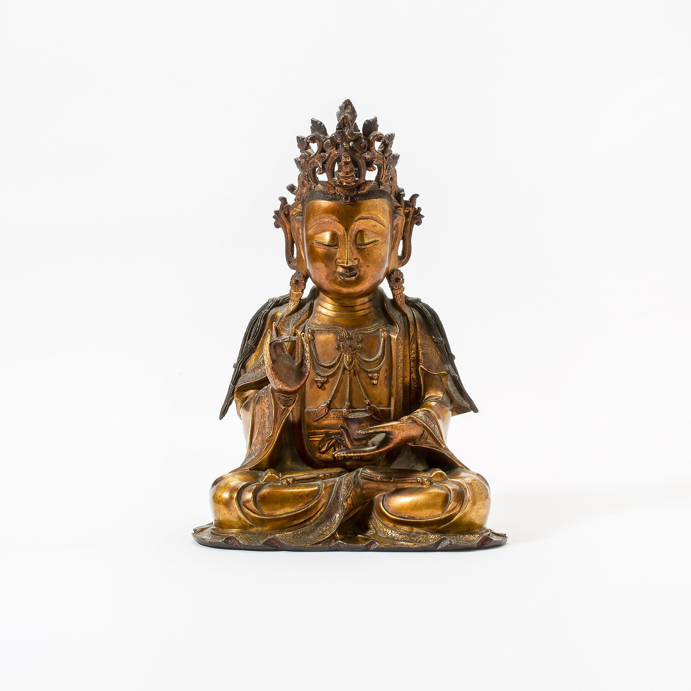 Cast Very Fine and Serene Chinese Gilt-Bronze Figure of Guanyin, 16th Century