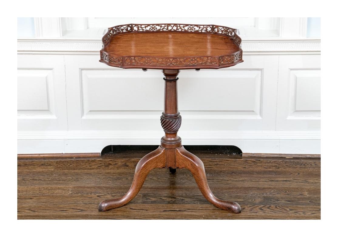 Very Fine Antique Chinese Chippendale Style Mahogany Tea Table For Sale 2