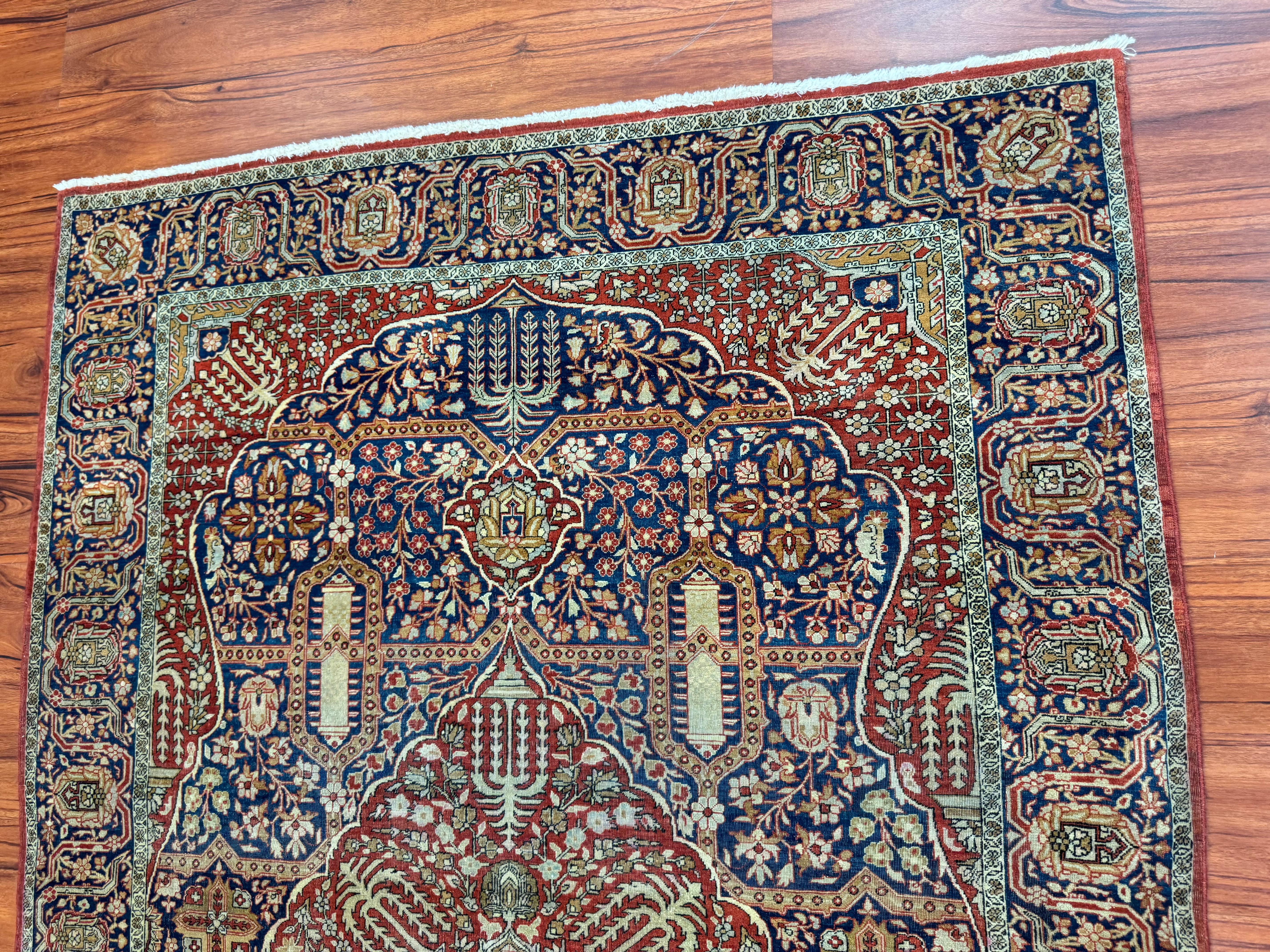 Very Fine Antique Persian Kashan Rug (Rare Design) For Sale 7