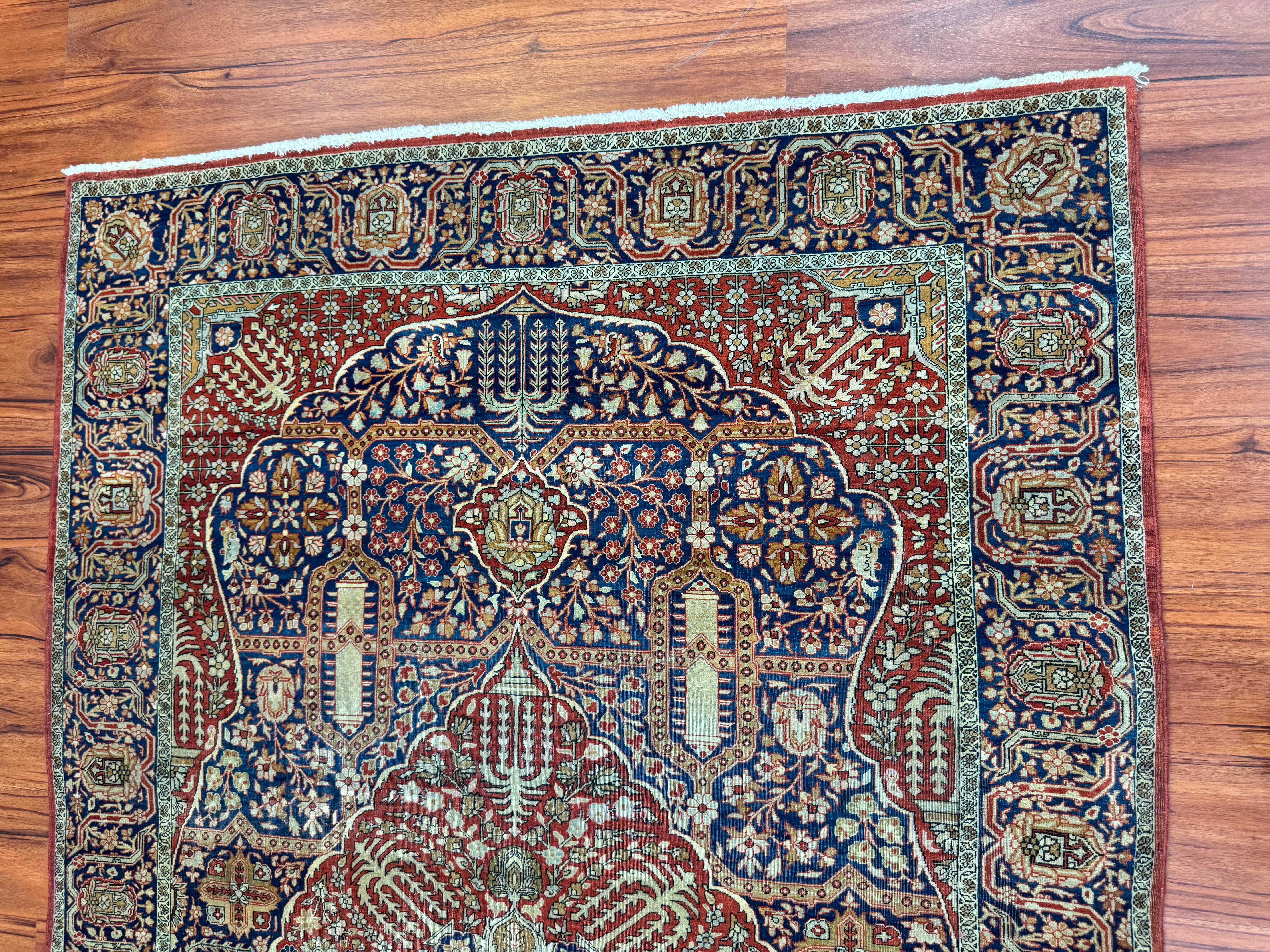 Very Fine Antique Persian Kashan Rug (Rare Design) For Sale 8