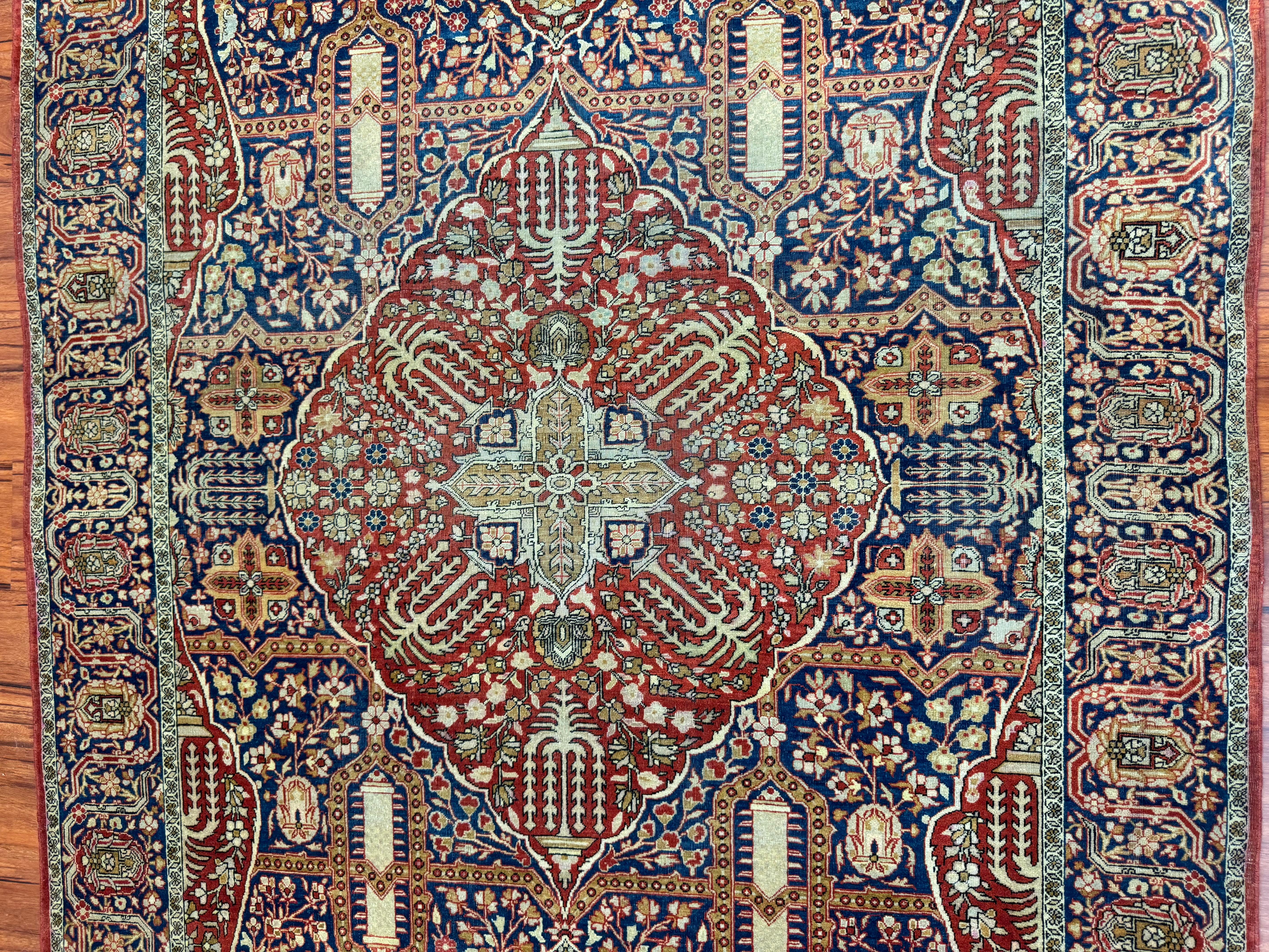 Very Fine Antique Persian Kashan Rug (Rare Design) For Sale 10