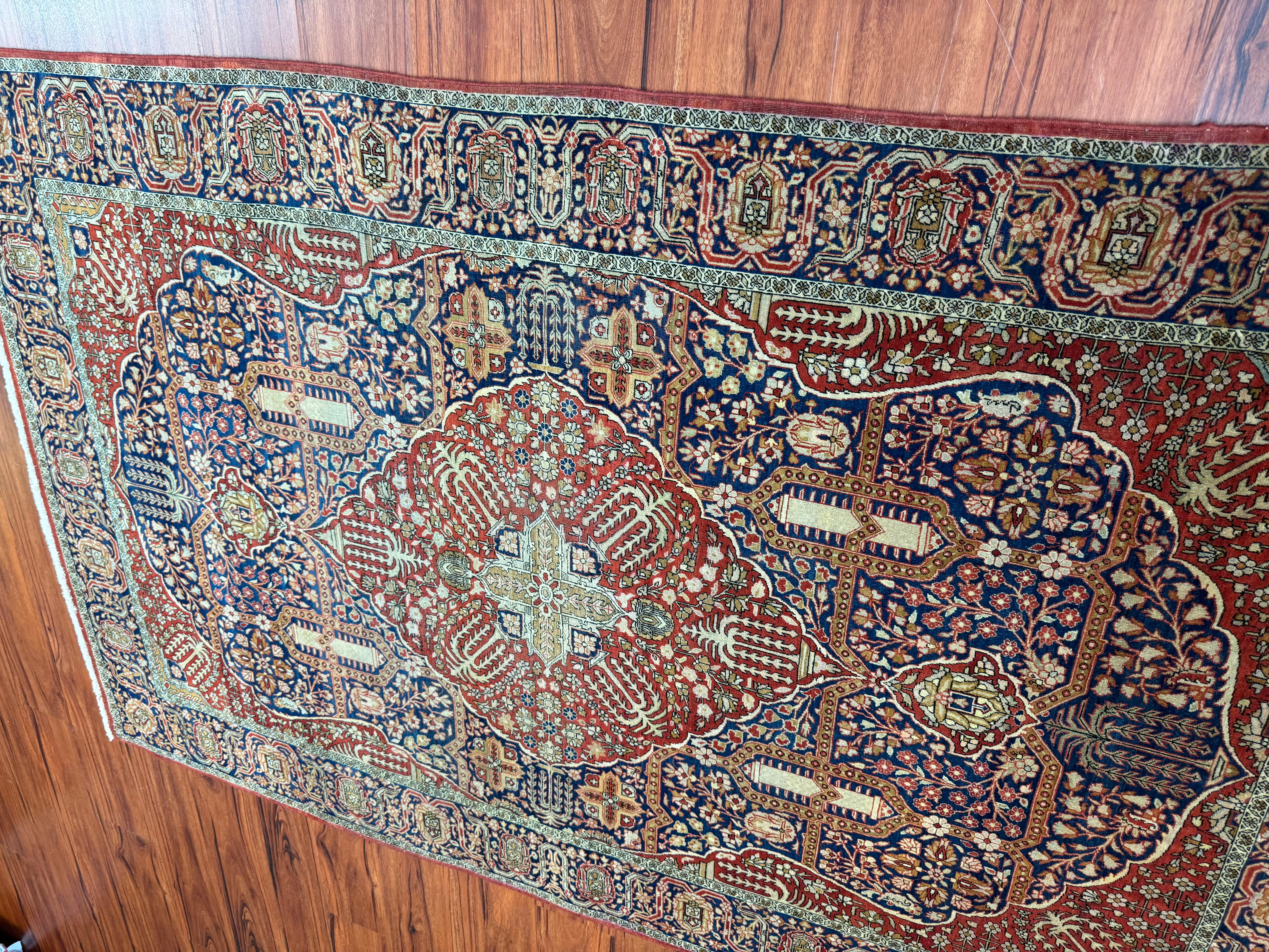 Very Fine Antique Persian Kashan Rug (Rare Design) For Sale 11