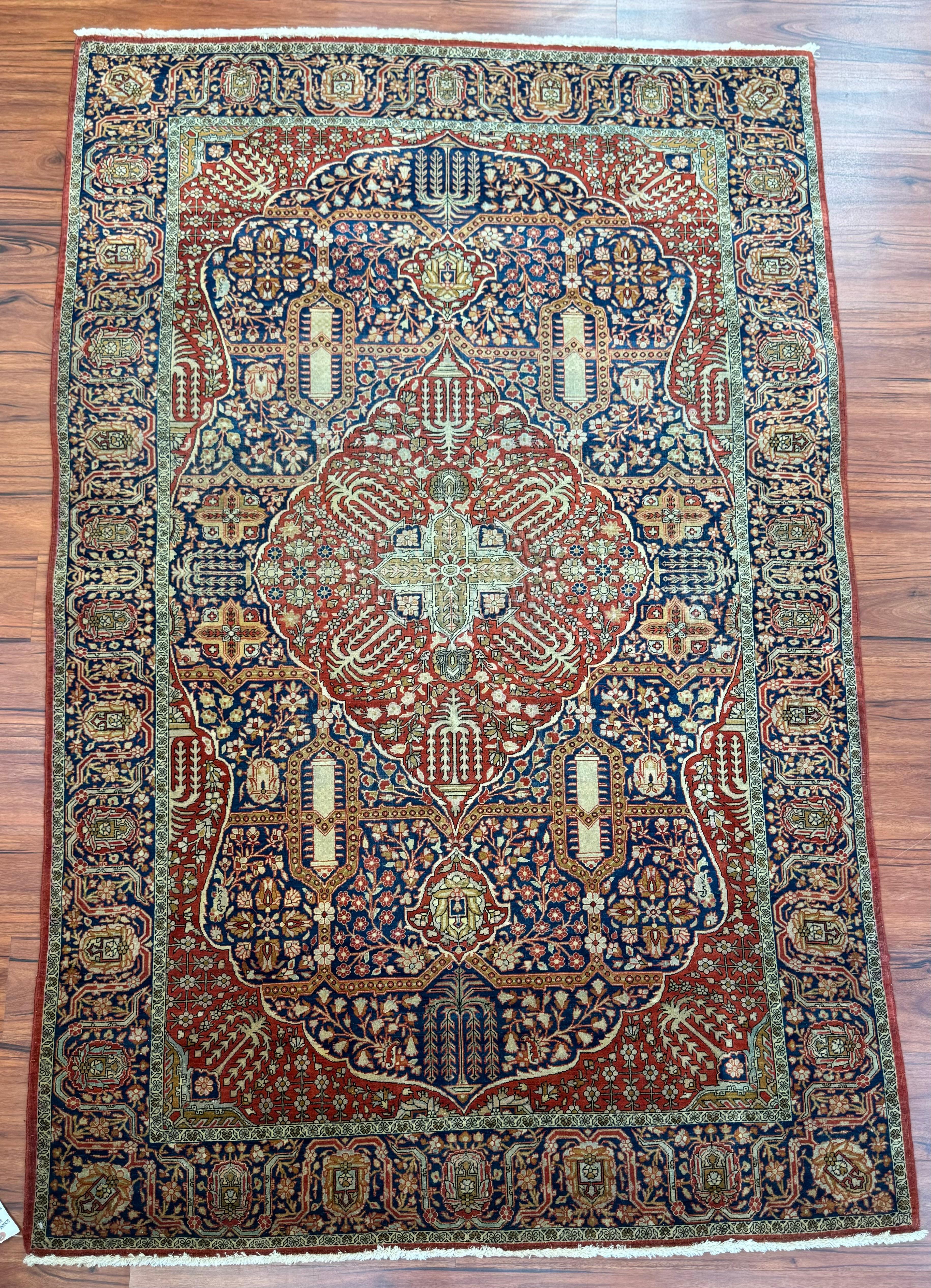 Very Fine Antique Persian Kashan Rug (Rare Design) For Sale 12