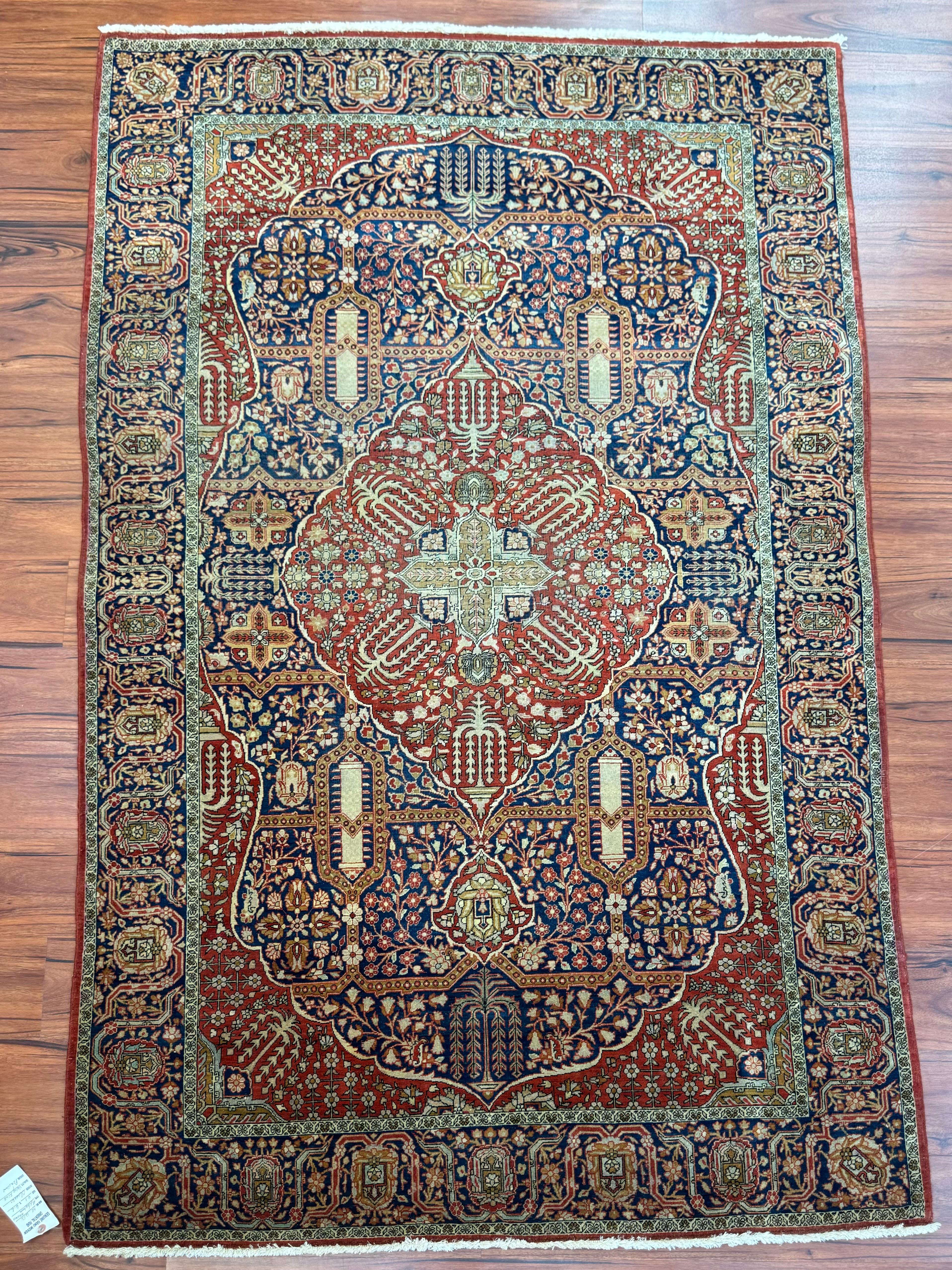 Very Fine Antique Persian Kashan Rug (Rare Design) For Sale 13