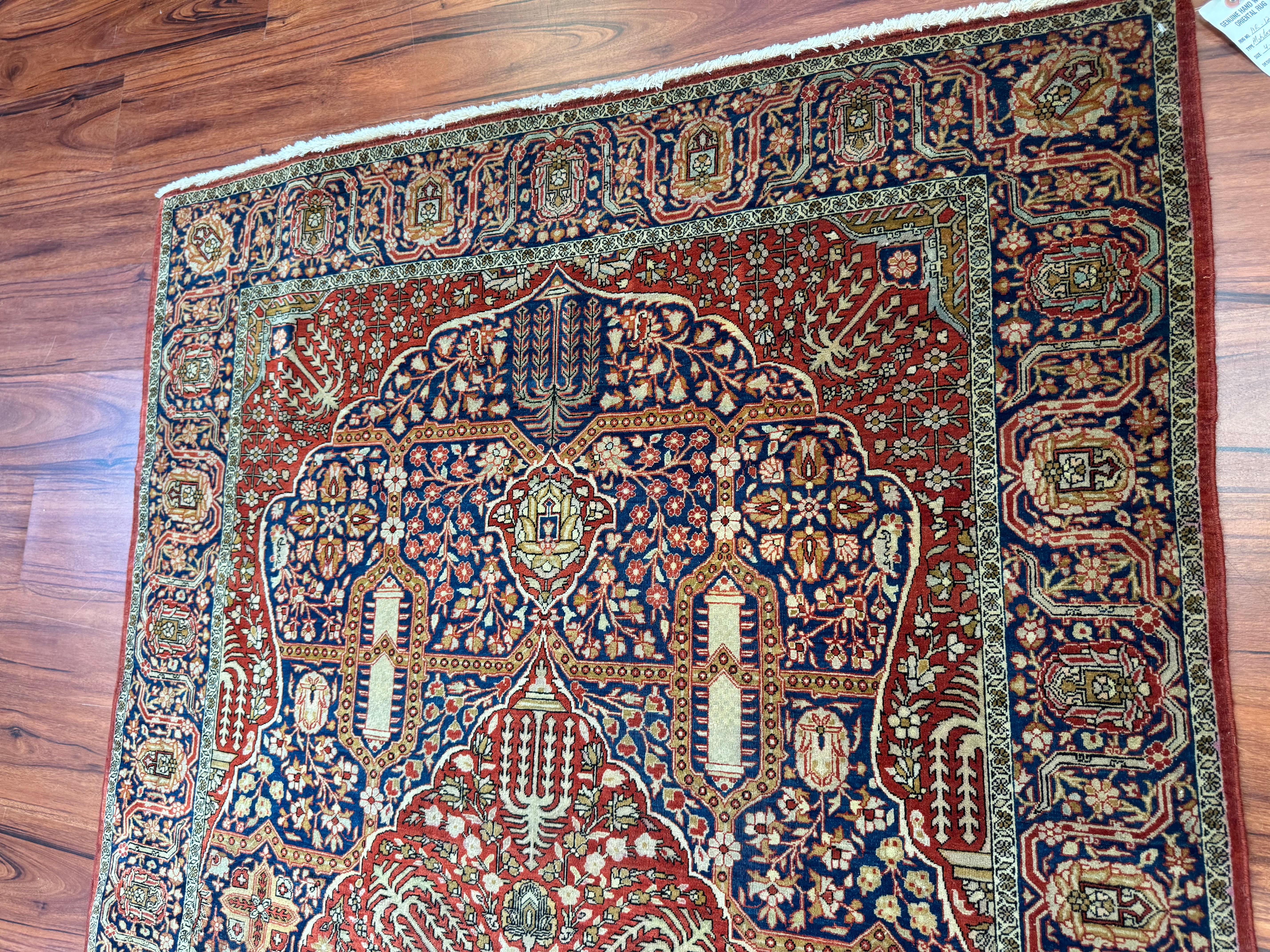 Wool Very Fine Antique Persian Kashan Rug (Rare Design) For Sale