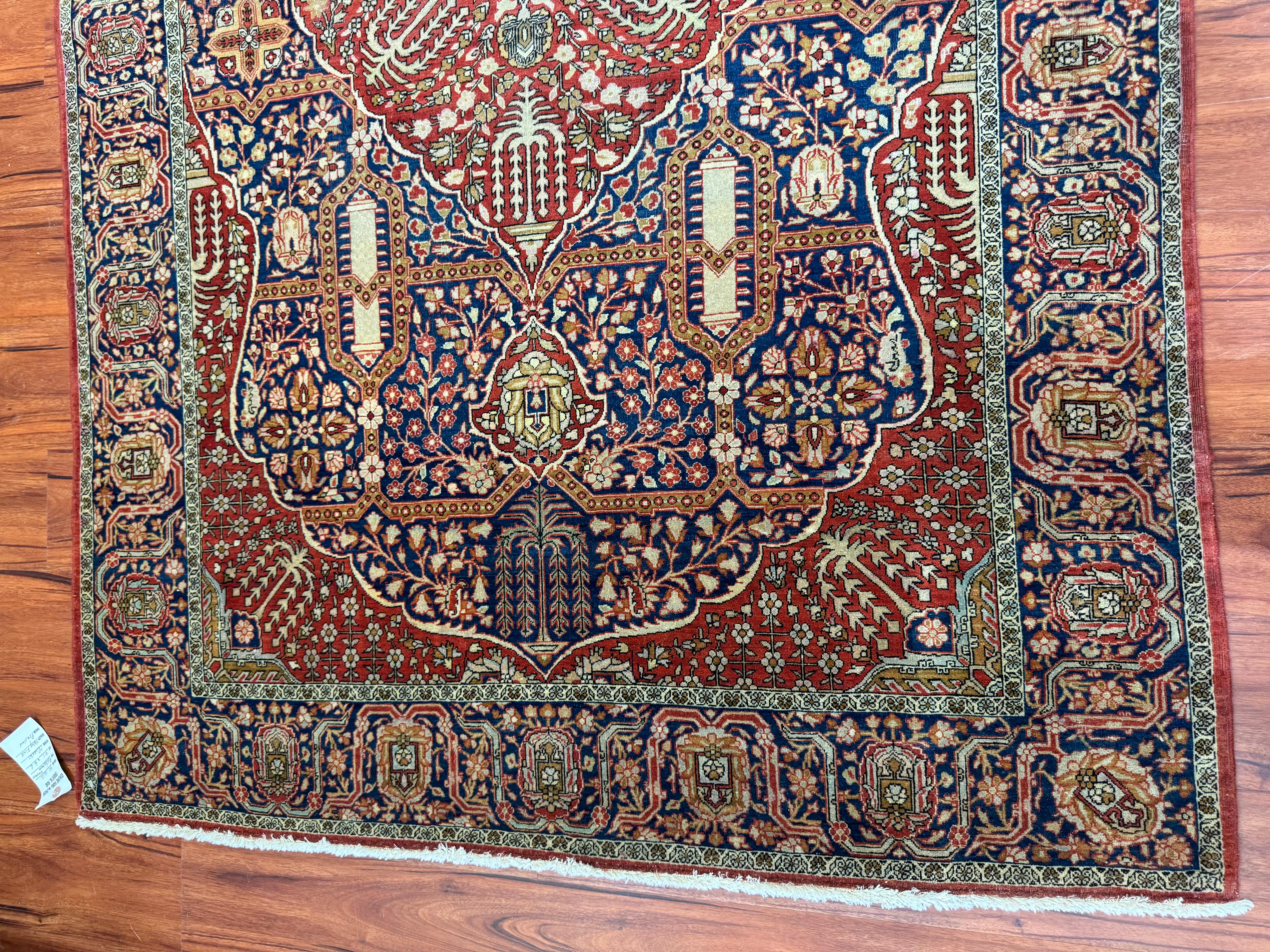 Very Fine Antique Persian Kashan Rug (Rare Design) For Sale 2